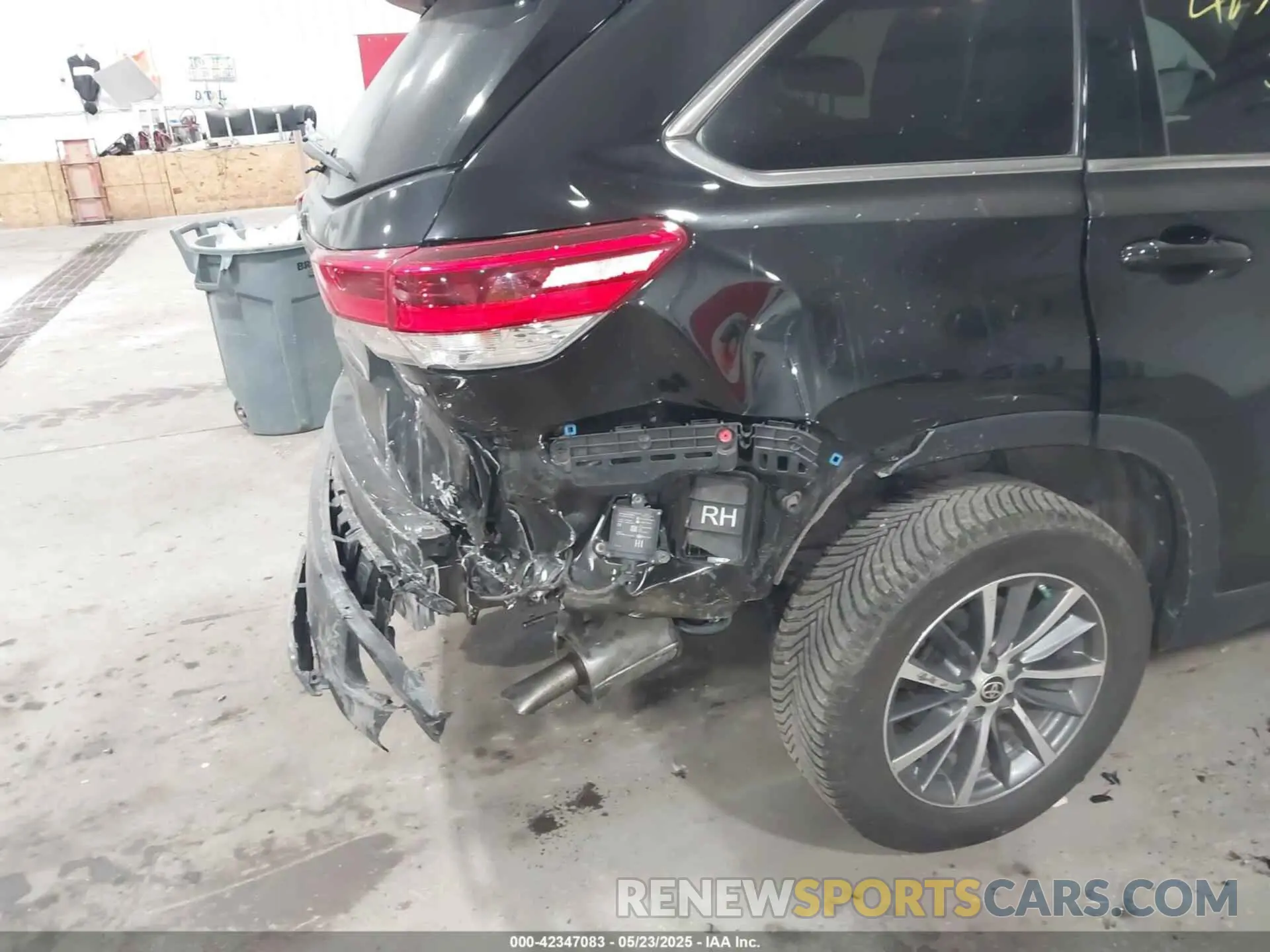 6 fotografías del automóvil dañado 5TDJGRFH7KS078437 TOYOTA HIGHLANDER HYBRID 2019