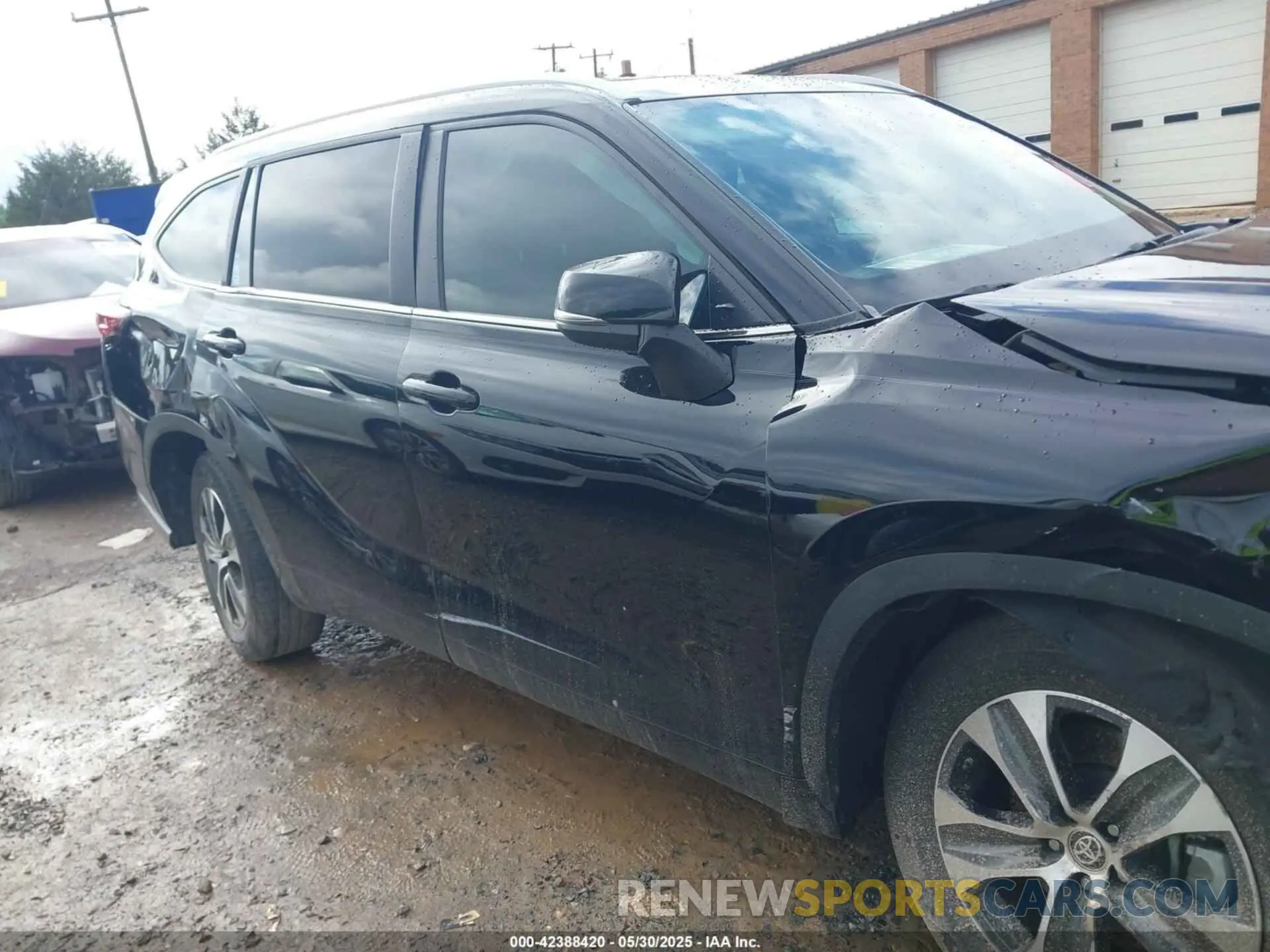 13 fotografías del automóvil dañado 5TDKARAH0RS529652 TOYOTA HIGHLANDER HYBRID 2024