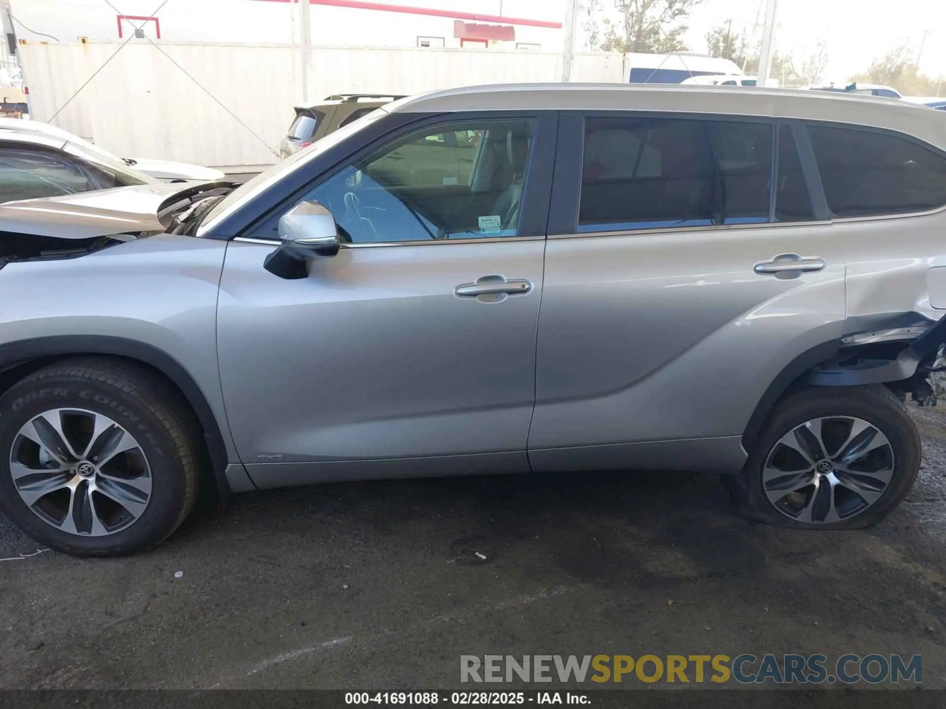 14 fotografías del automóvil dañado 5TDKBRCH3RS143382 TOYOTA HIGHLANDER HYBRID 2024