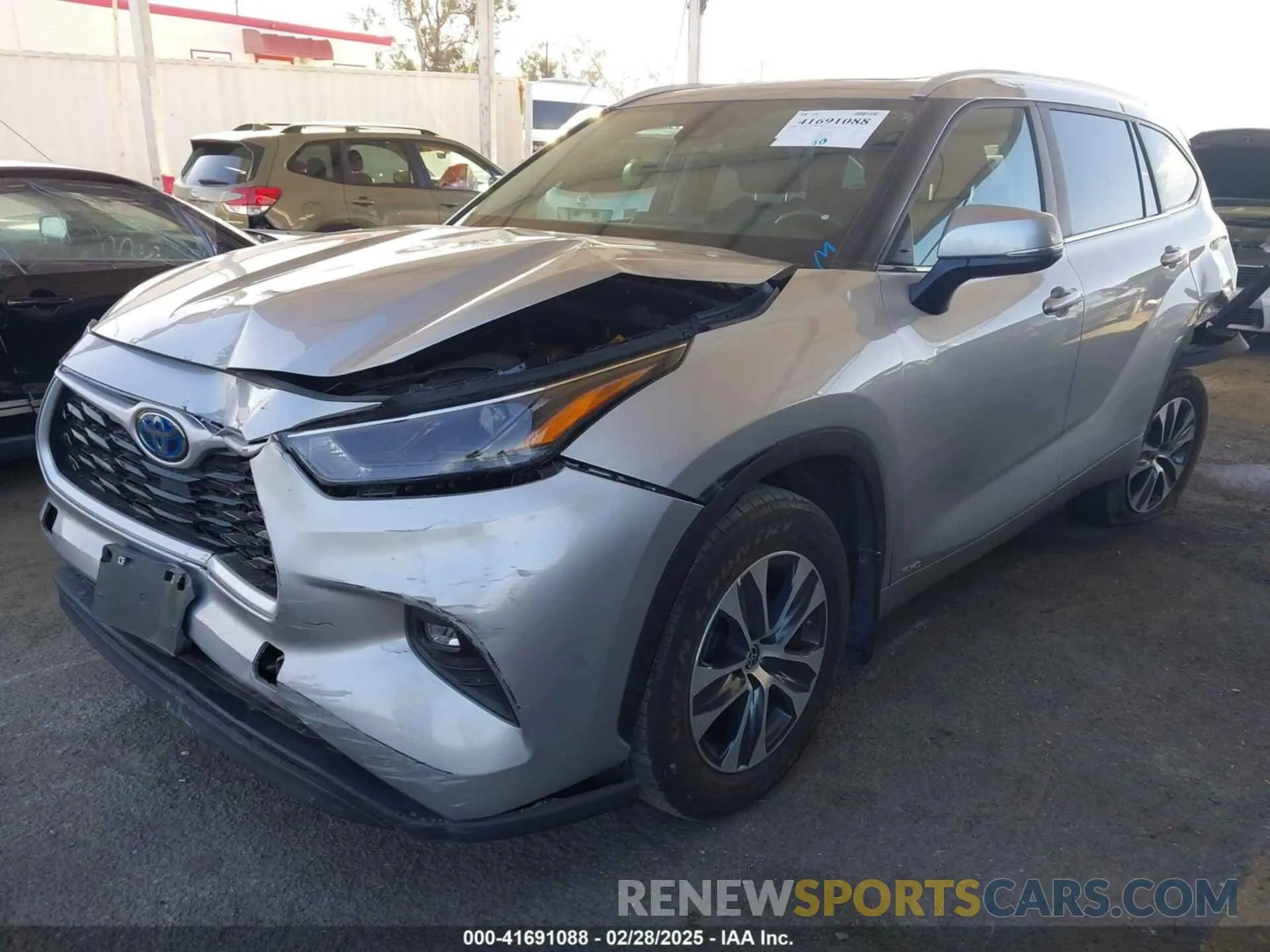 2 fotografías del automóvil dañado 5TDKBRCH3RS143382 TOYOTA HIGHLANDER HYBRID 2024