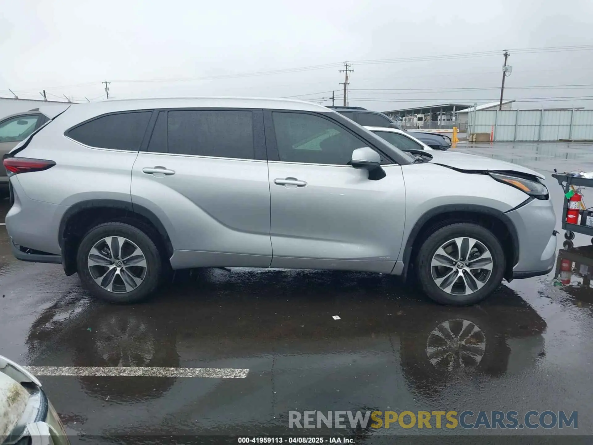 14 fotografías del automóvil dañado 5TDKBRCH6RS604722 TOYOTA HIGHLANDER HYBRID 2024