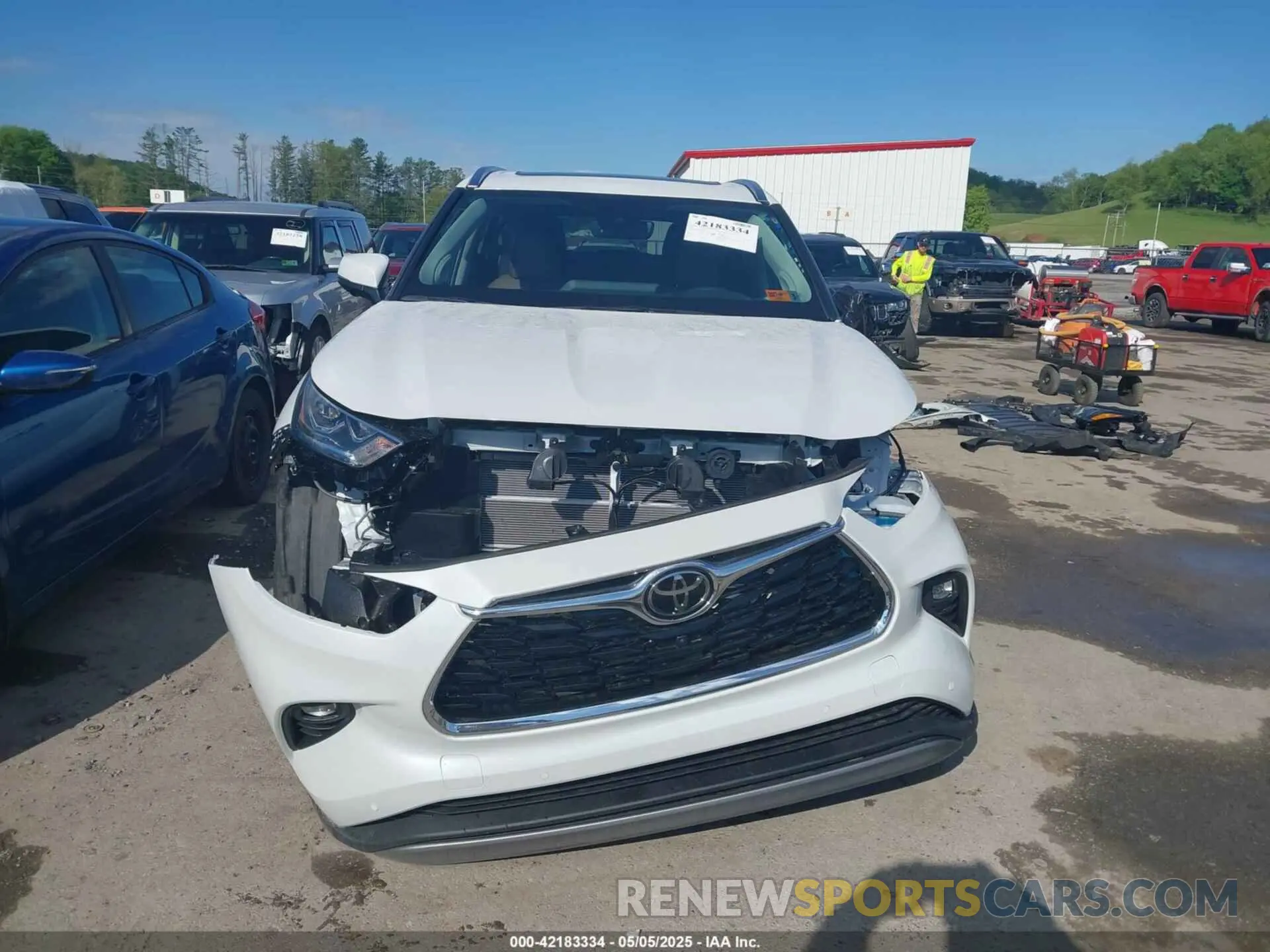 13 fotografías del automóvil dañado 5TDKBRCHXSS662712 TOYOTA HIGHLANDER HYBRID 2025