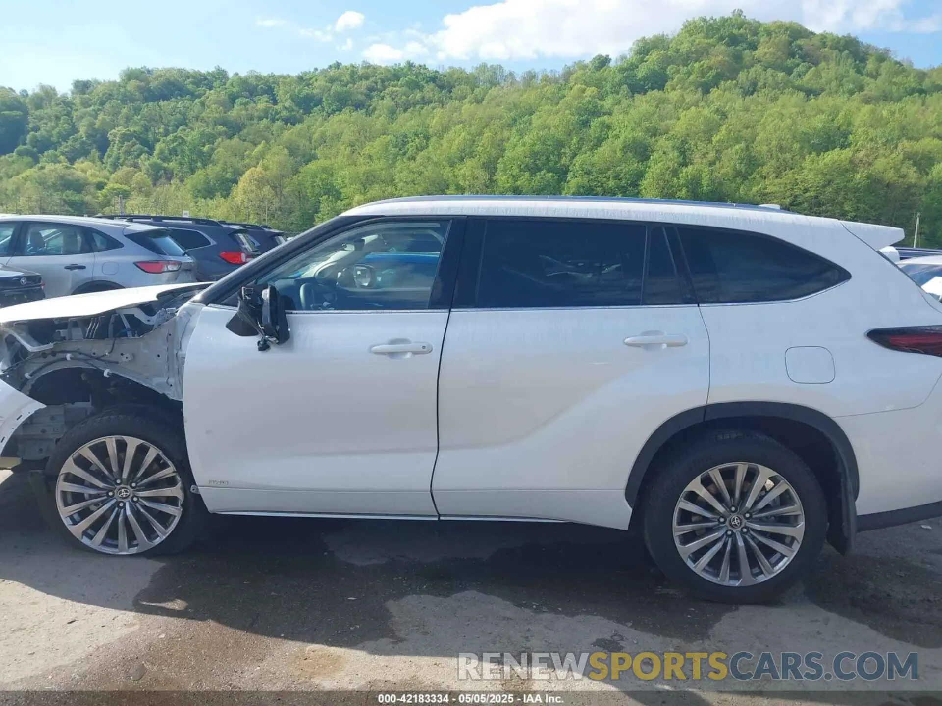 15 fotografías del automóvil dañado 5TDKBRCHXSS662712 TOYOTA HIGHLANDER HYBRID 2025