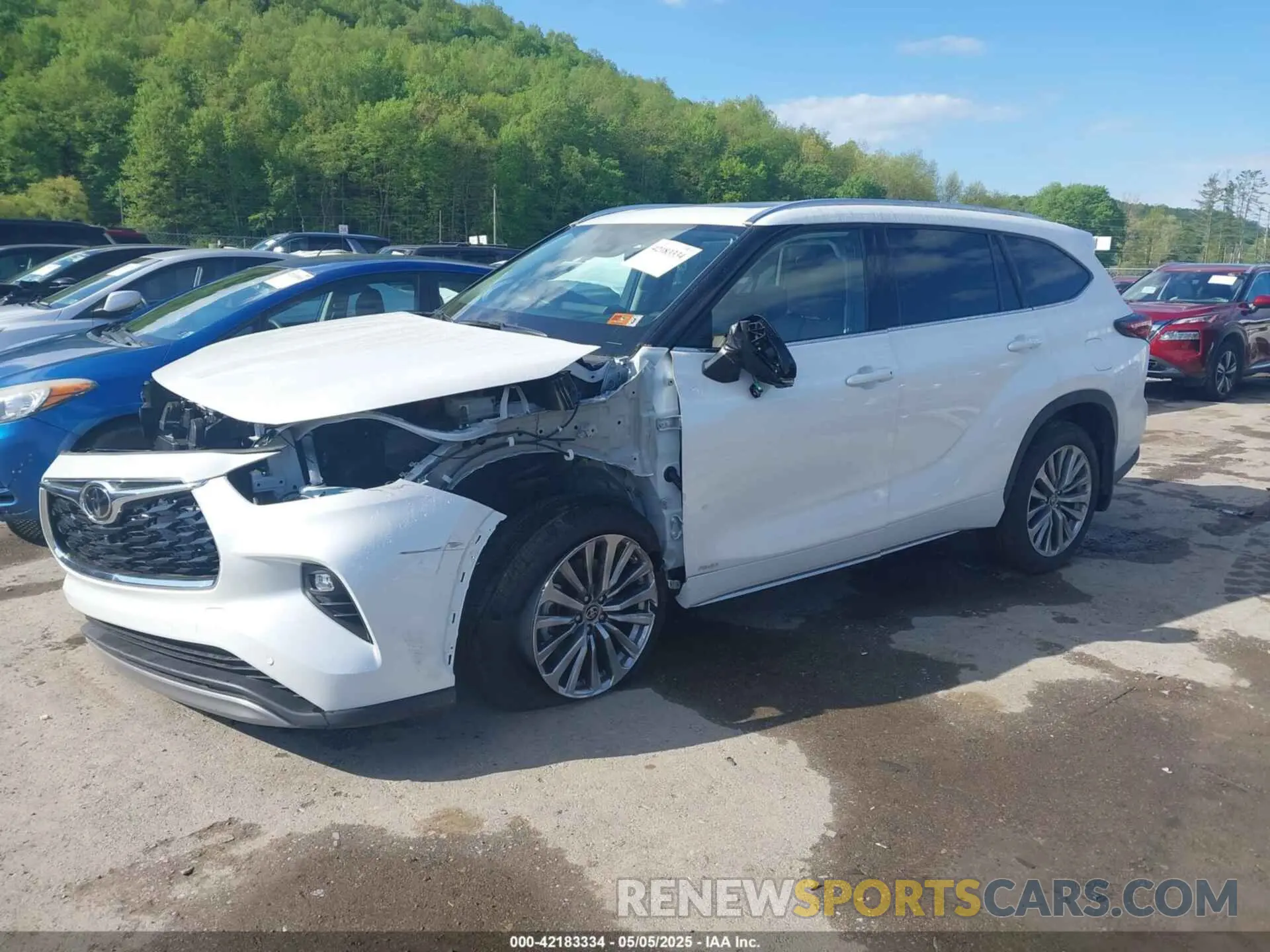 2 fotografías del automóvil dañado 5TDKBRCHXSS662712 TOYOTA HIGHLANDER HYBRID 2025