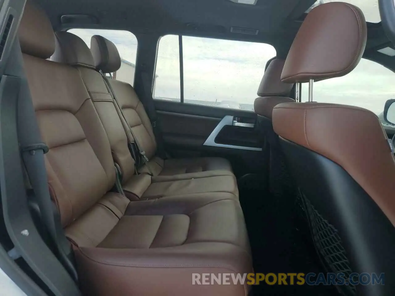 11 fotografías del automóvil dañado JTMCY7AJ1M4104260 TOYOTA LAND CRUIS 2021