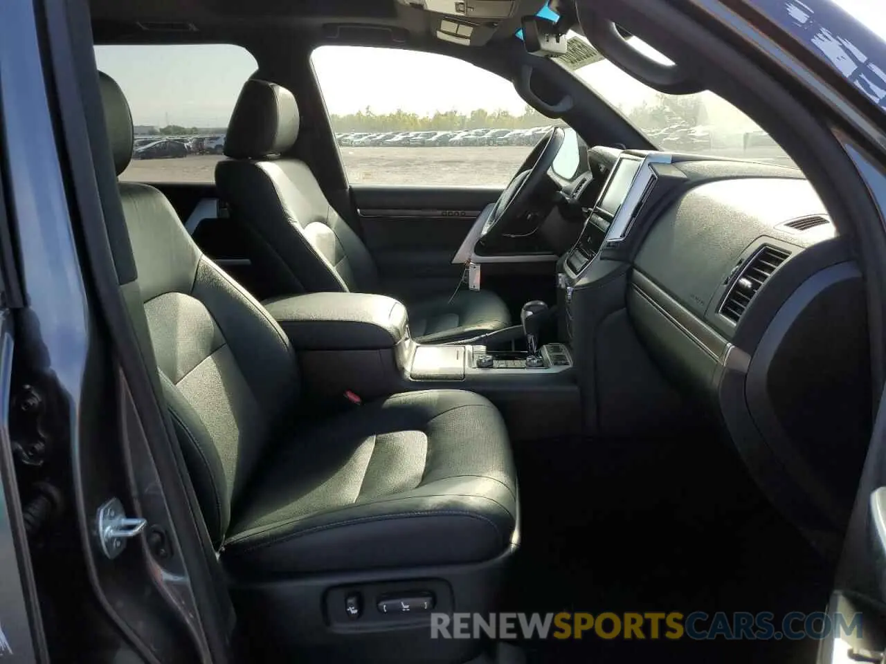 5 fotografías del automóvil dañado JTMCY7AJ2M4105532 TOYOTA LAND CRUIS 2021