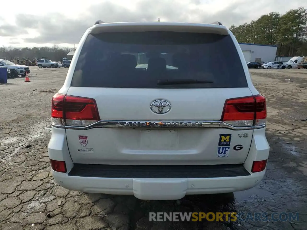 6 fotografías del automóvil dañado JTMCY7AJ8M4103848 TOYOTA LAND CRUIS 2021