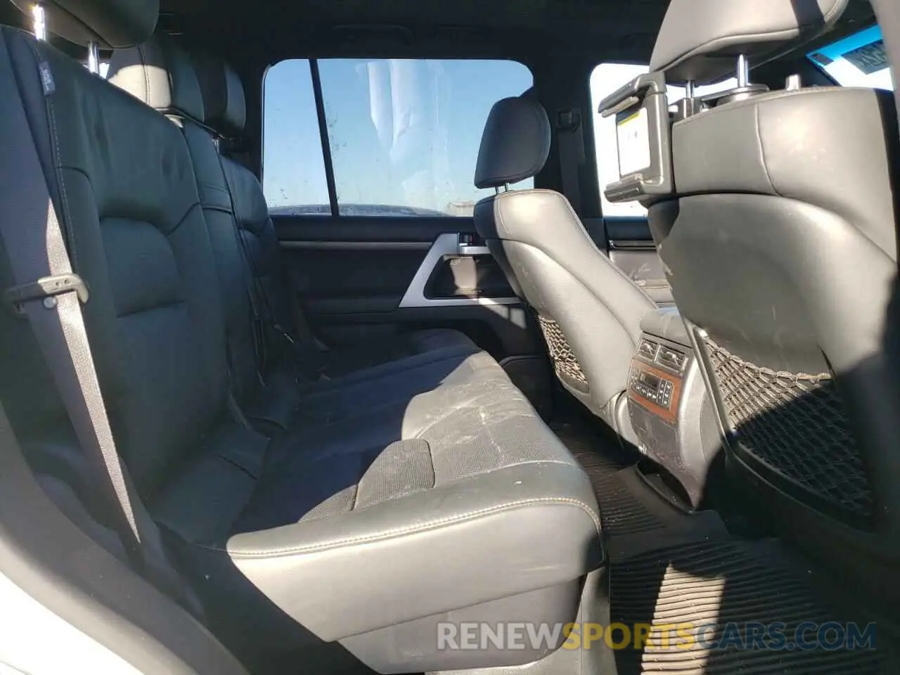 6 fotografías del automóvil dañado JTMCY7AJ9M4099759 TOYOTA LAND CRUIS 2021