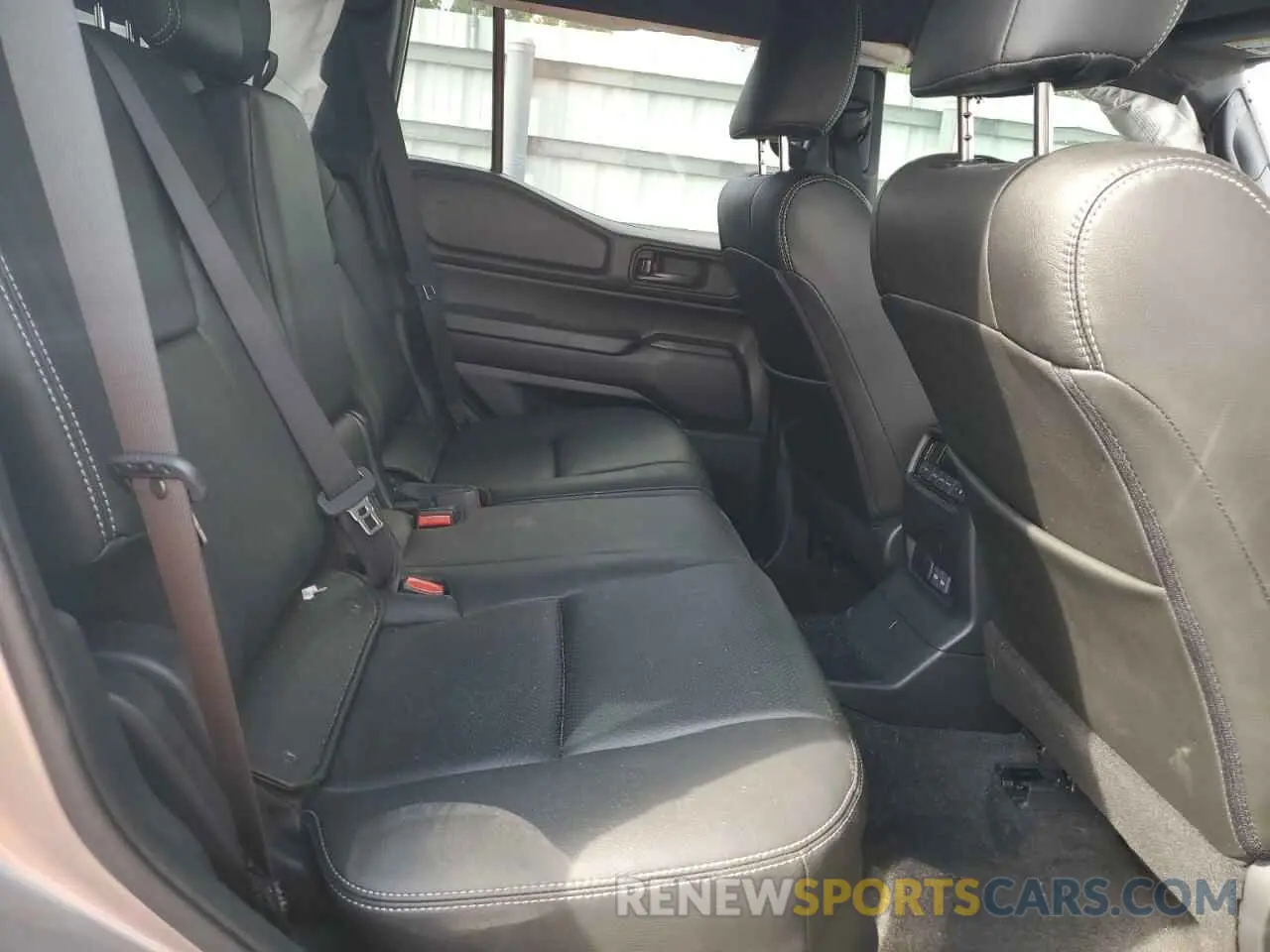 12 fotografías del automóvil dañado JTEABFAJ3RK015131 TOYOTA LAND CRUIS 2024