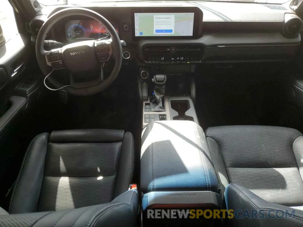 8 fotografías del automóvil dañado JTEABFAJ5R5001827 TOYOTA LAND CRUIS 2024