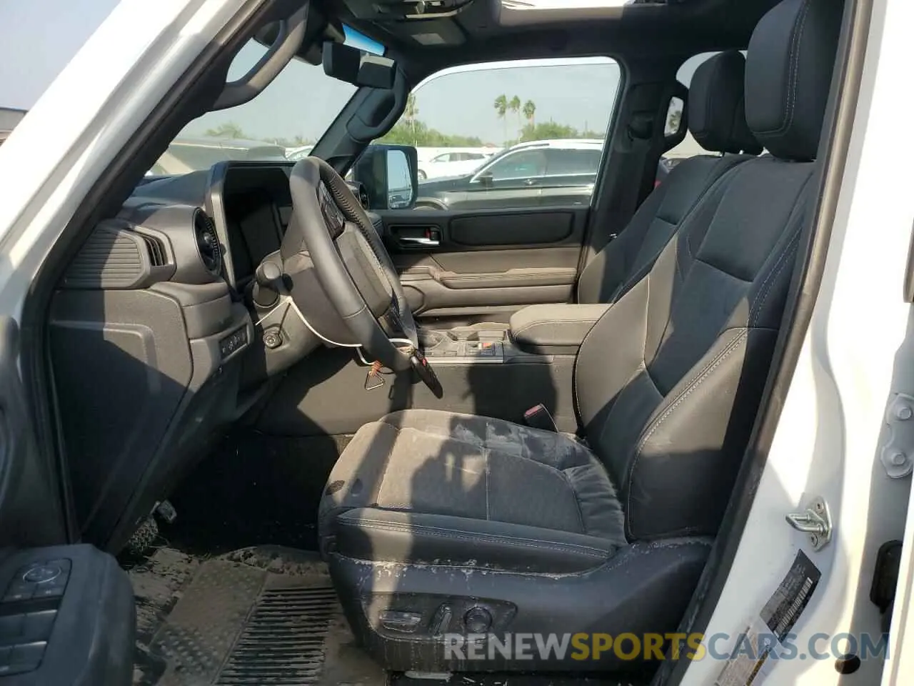 7 fotografías del automóvil dañado JTEABFAJ1S5012393 TOYOTA LAND CRUIS 2025