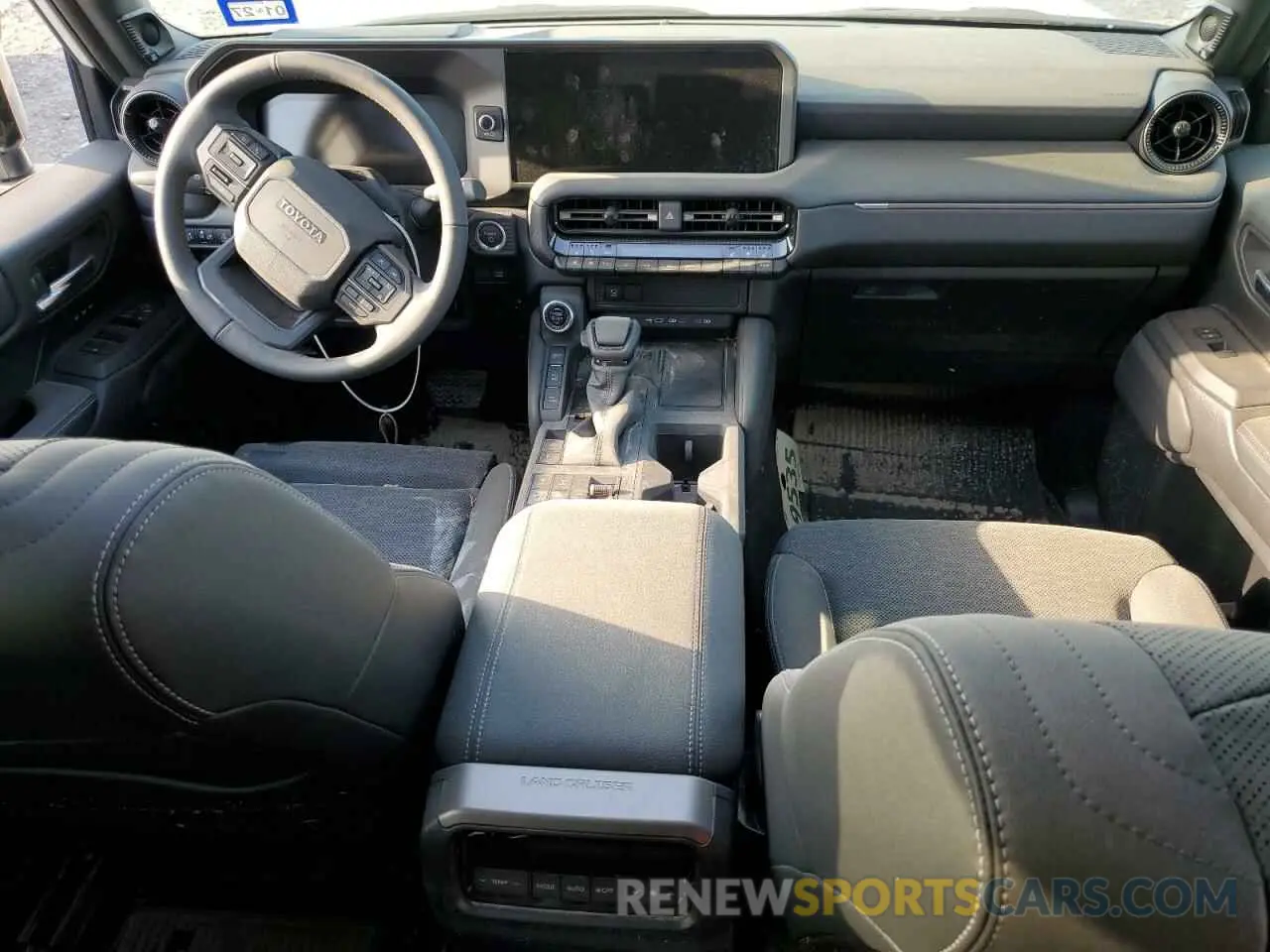 8 fotografías del automóvil dañado JTEABFAJ1S5012393 TOYOTA LAND CRUIS 2025