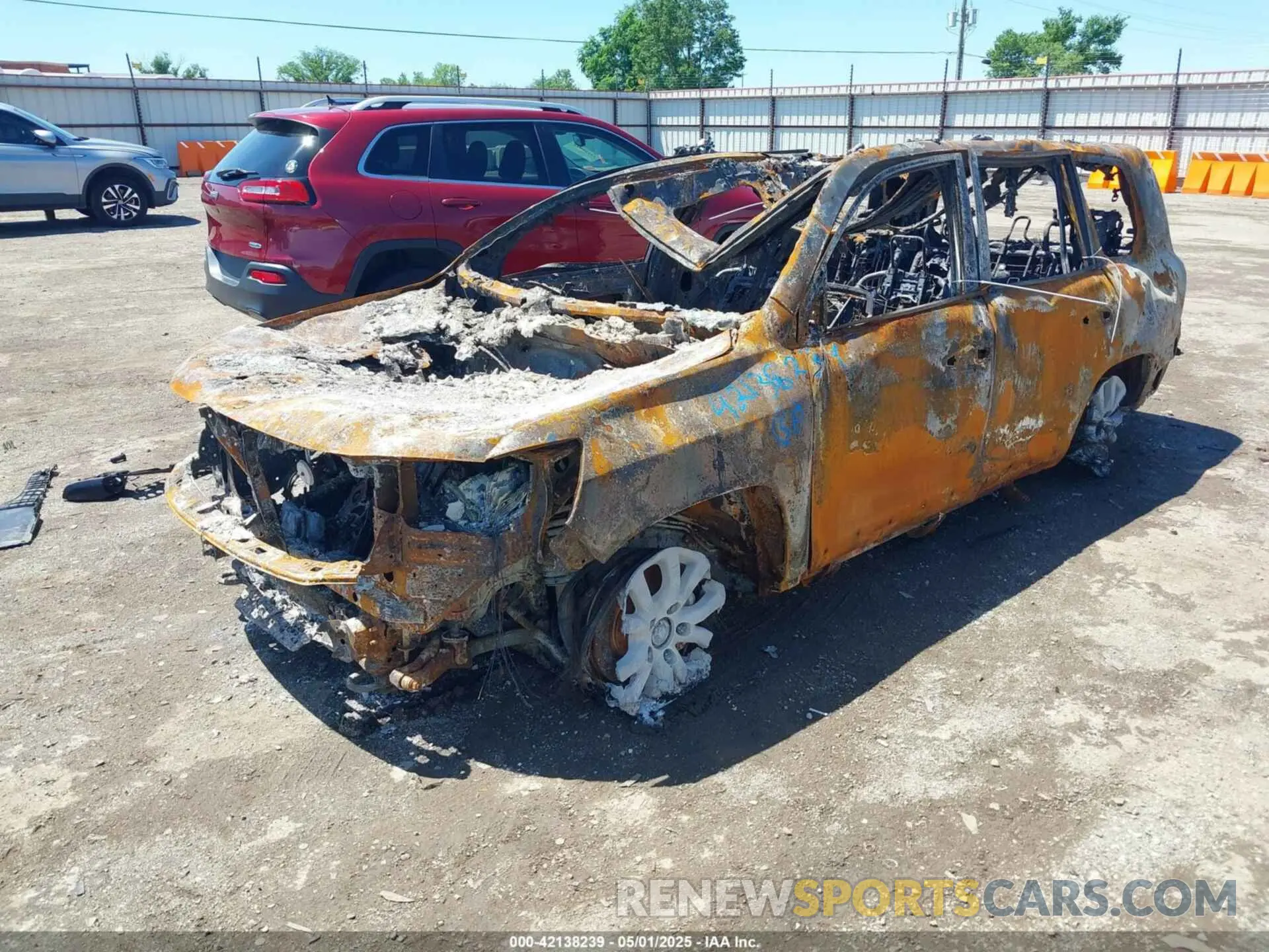 2 fotografías del automóvil dañado JTMCY7AJ2K4075834 TOYOTA LAND CRUISER 2019