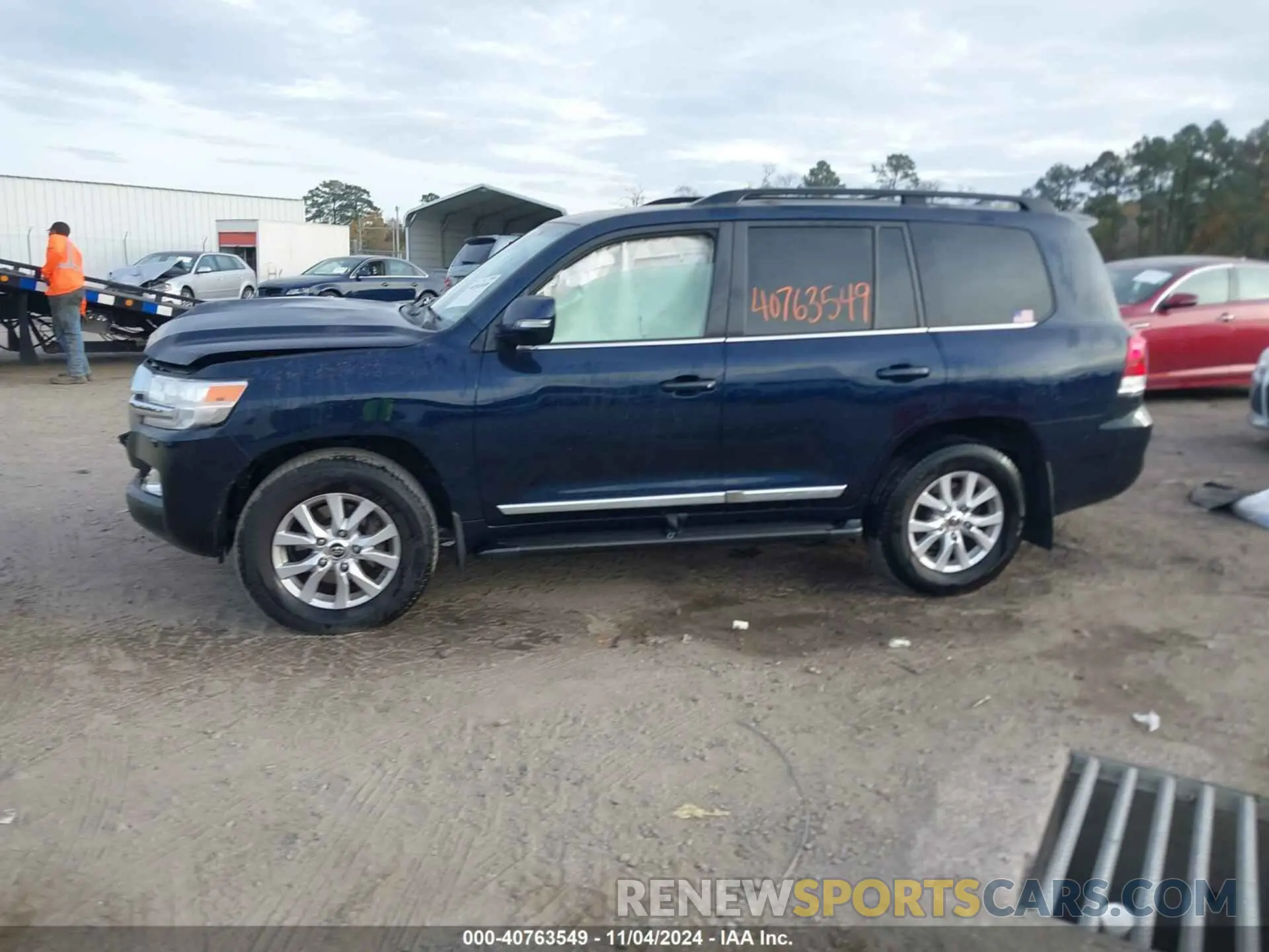 14 fotografías del automóvil dañado JTMCY7AJ2K4082993 TOYOTA LAND CRUISER 2019