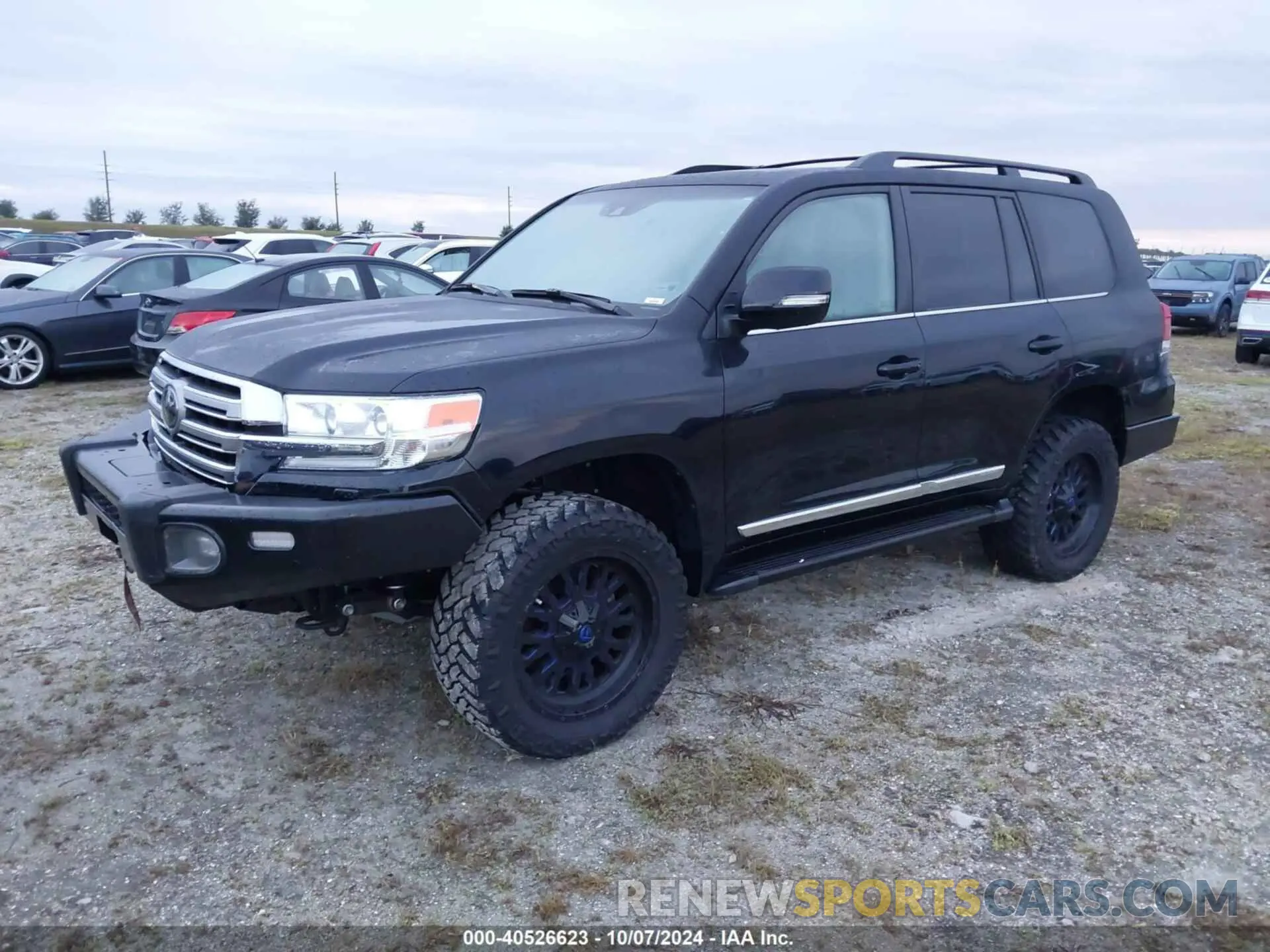 2 fotografías del automóvil dañado JTMCY7AJ6L4091911 TOYOTA LAND CRUISER 2020