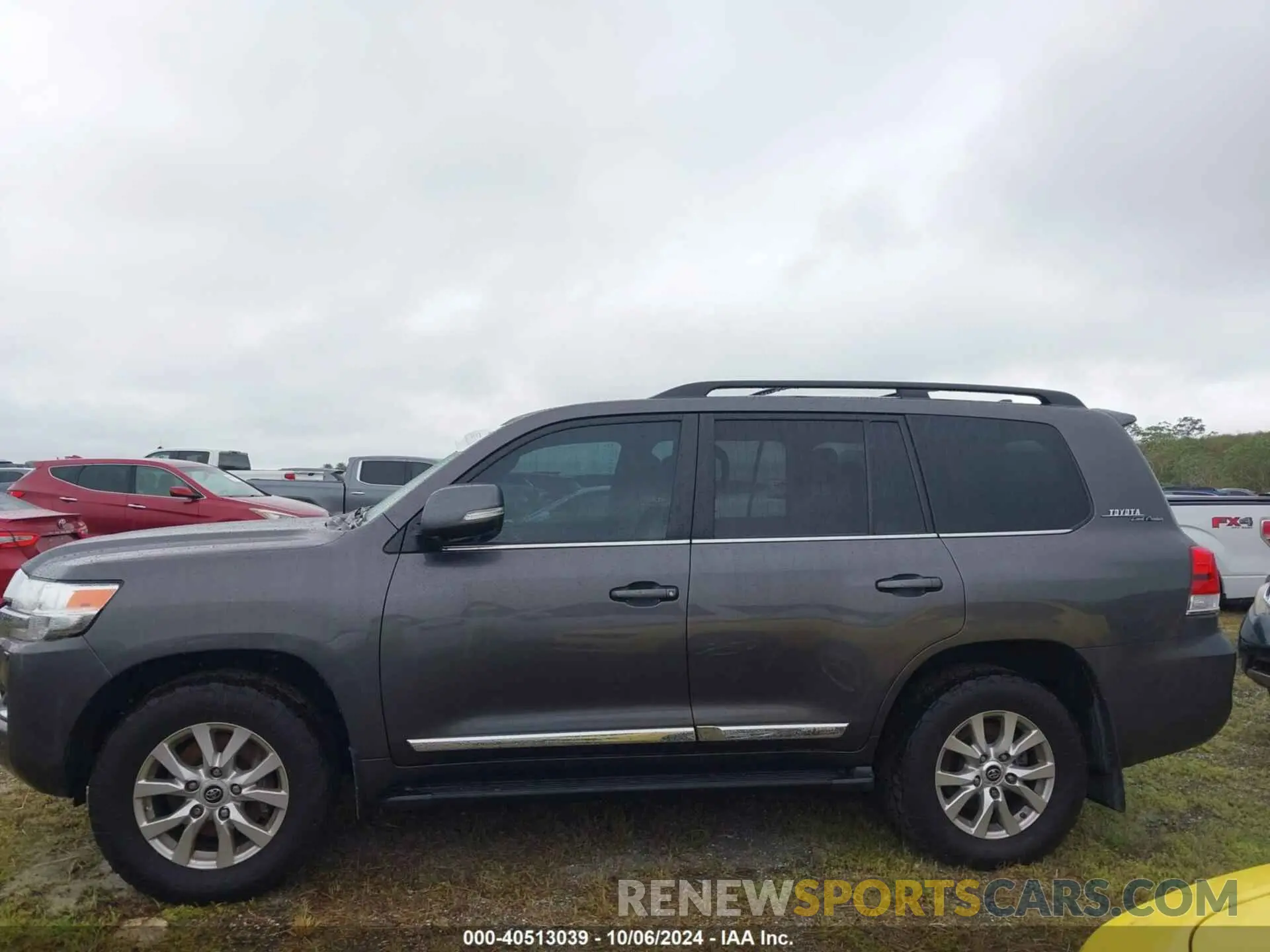 14 fotografías del automóvil dañado JTMCY7AJ2M4096296 TOYOTA LAND CRUISER 2021