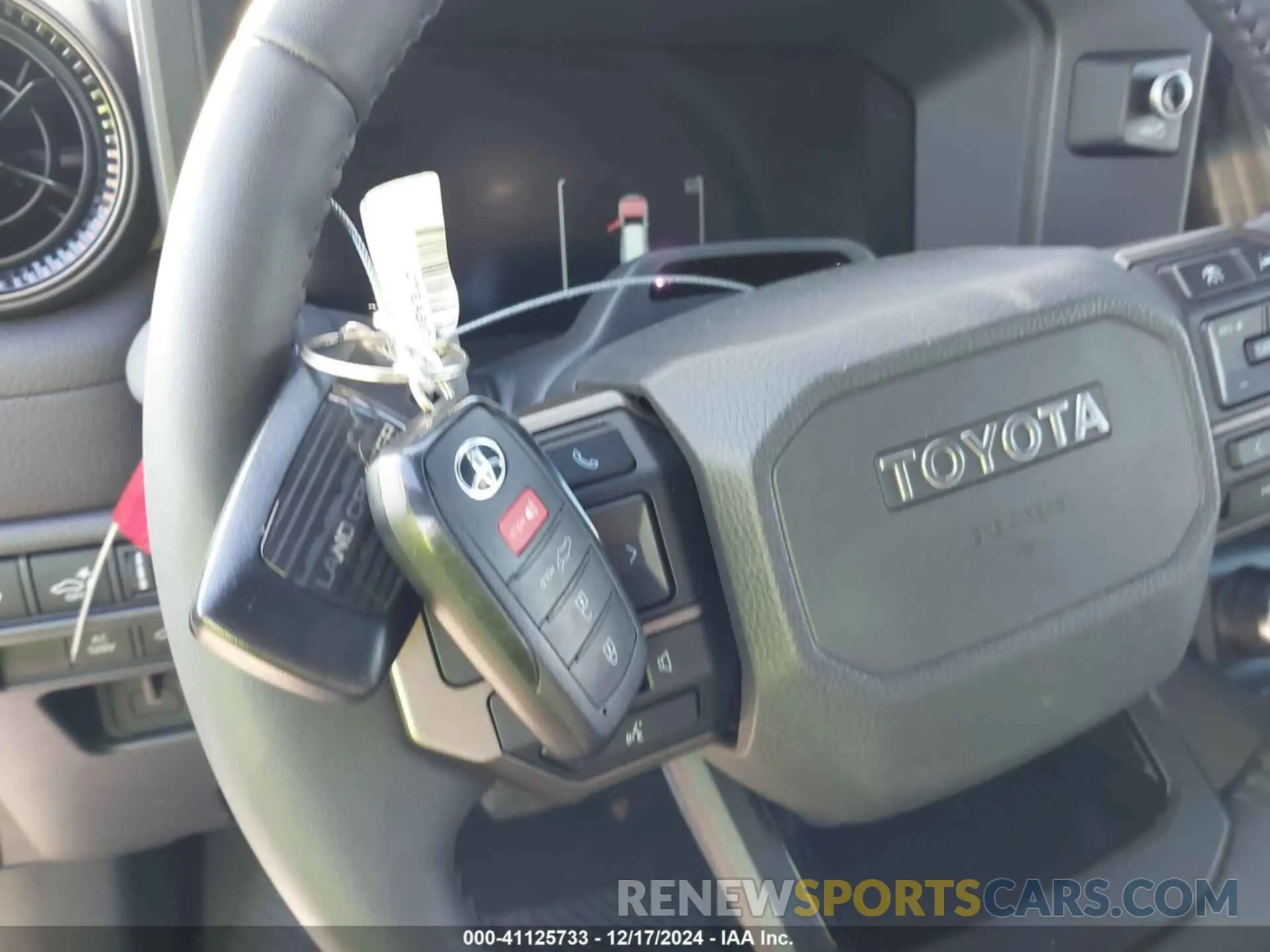 11 fotografías del automóvil dañado JTEABFAJ9R5002236 TOYOTA LAND CRUISER 2024