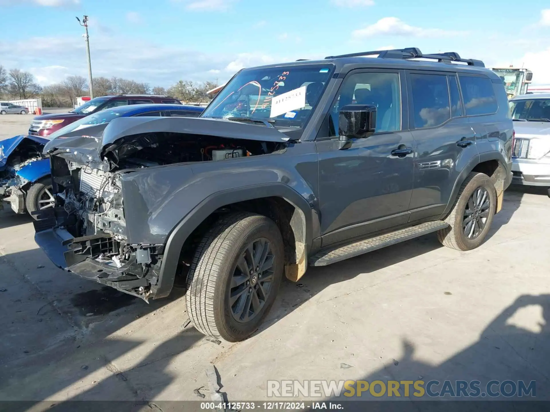 2 fotografías del automóvil dañado JTEABFAJ9R5002236 TOYOTA LAND CRUISER 2024