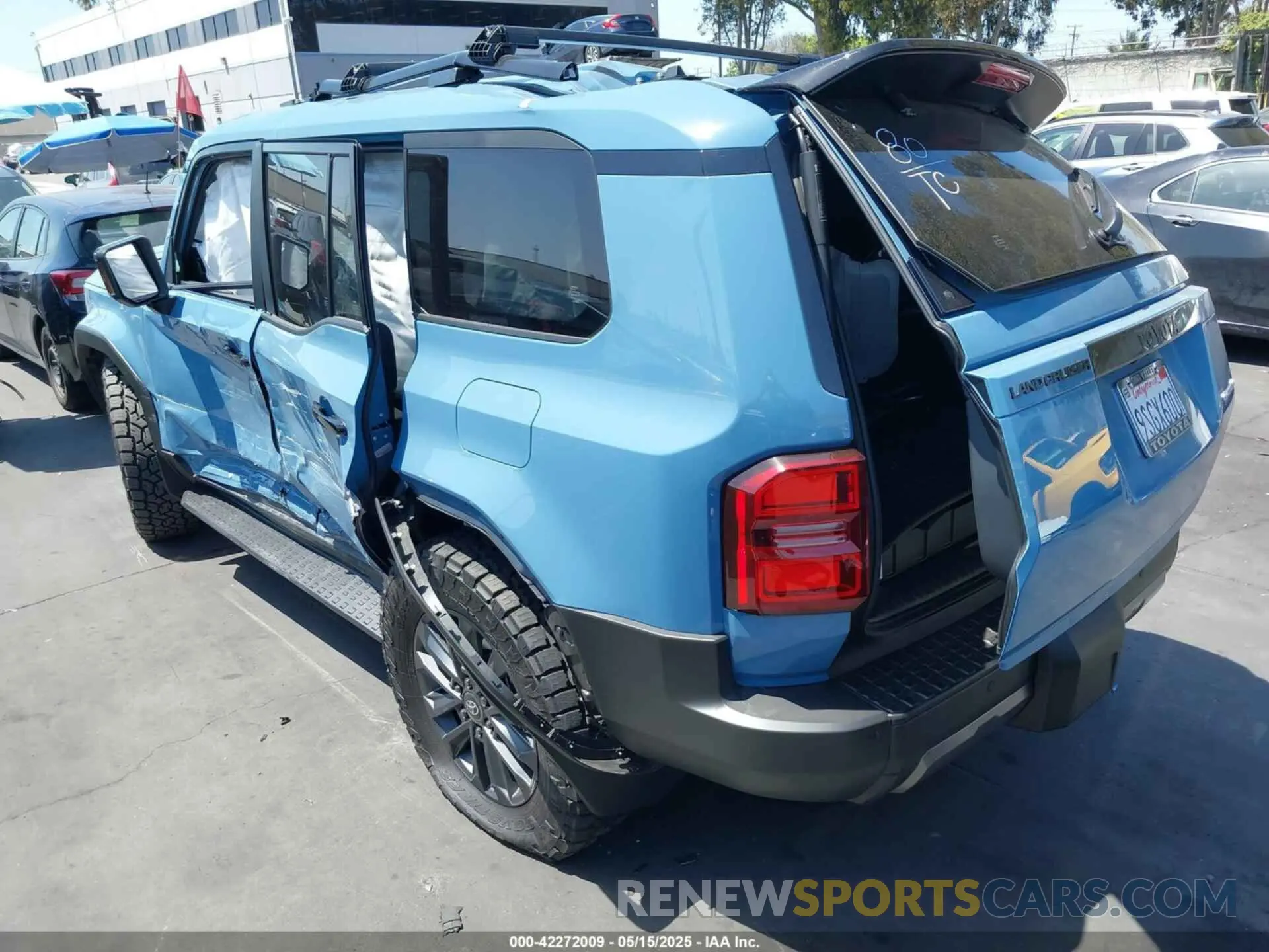 3 fotografías del automóvil dañado JTEABFAJ1SK031236 TOYOTA LAND CRUISER 2025