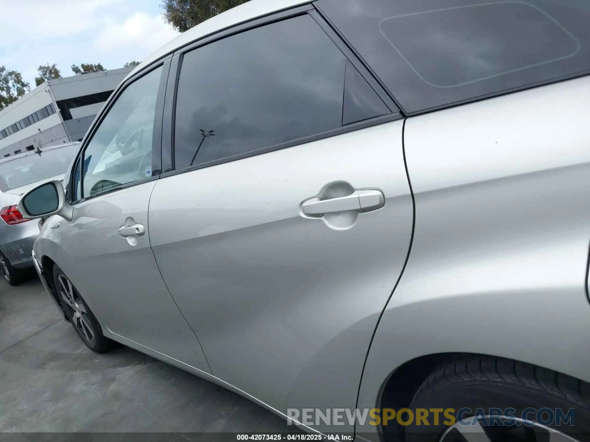 14 fotografías del automóvil dañado JTDBVRBD2KA006751 TOYOTA MIRAI 2019