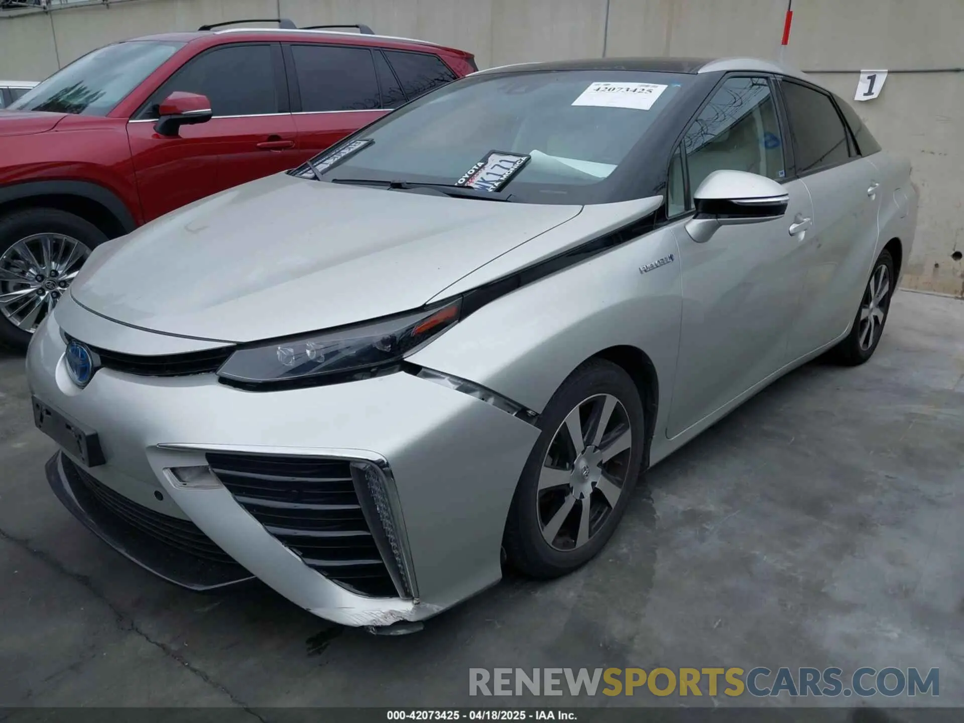 2 fotografías del automóvil dañado JTDBVRBD2KA006751 TOYOTA MIRAI 2019