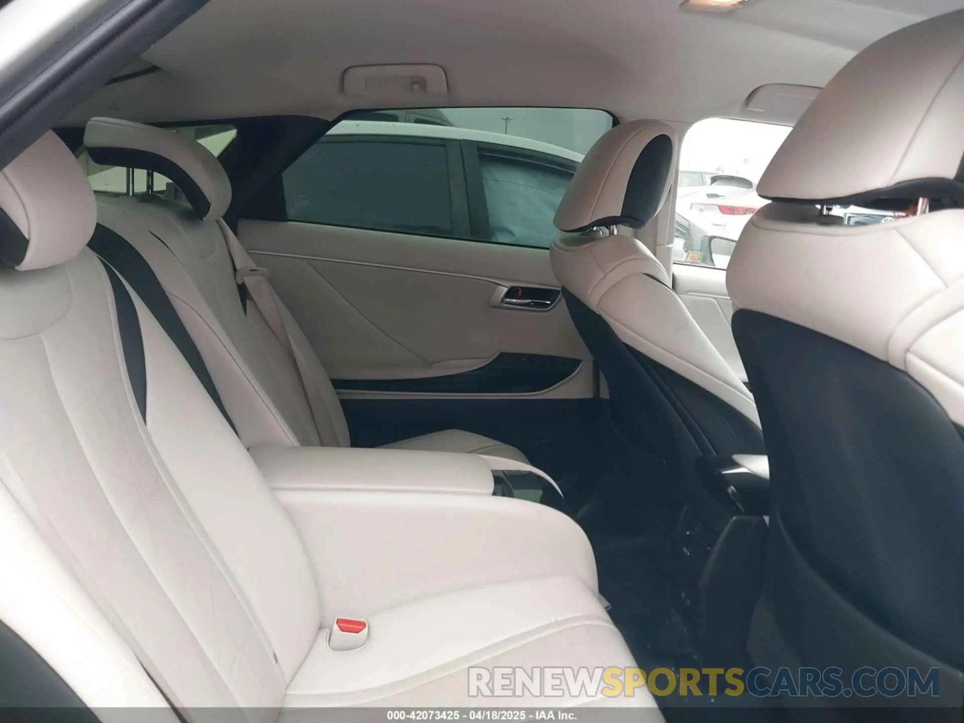 8 fotografías del automóvil dañado JTDBVRBD2KA006751 TOYOTA MIRAI 2019