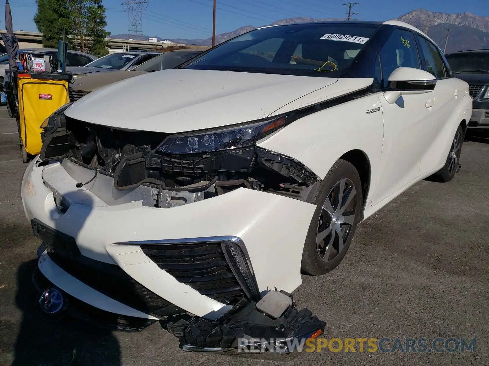 2 fotografías del automóvil dañado JTDBVRBD7KA006065 TOYOTA MIRAI 2019