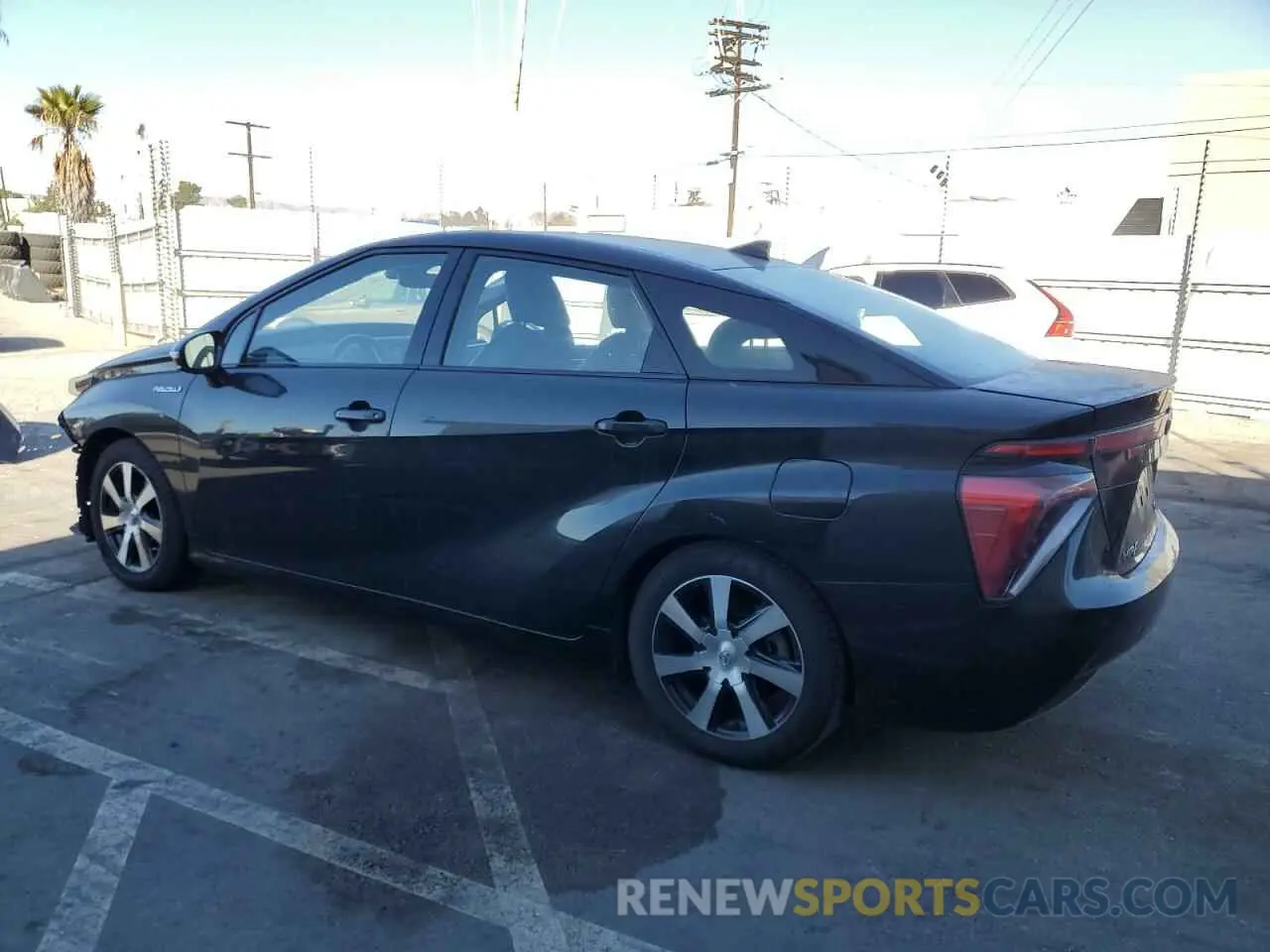 2 fotografías del automóvil dañado JTDBVRBD9KA006147 TOYOTA MIRAI 2019