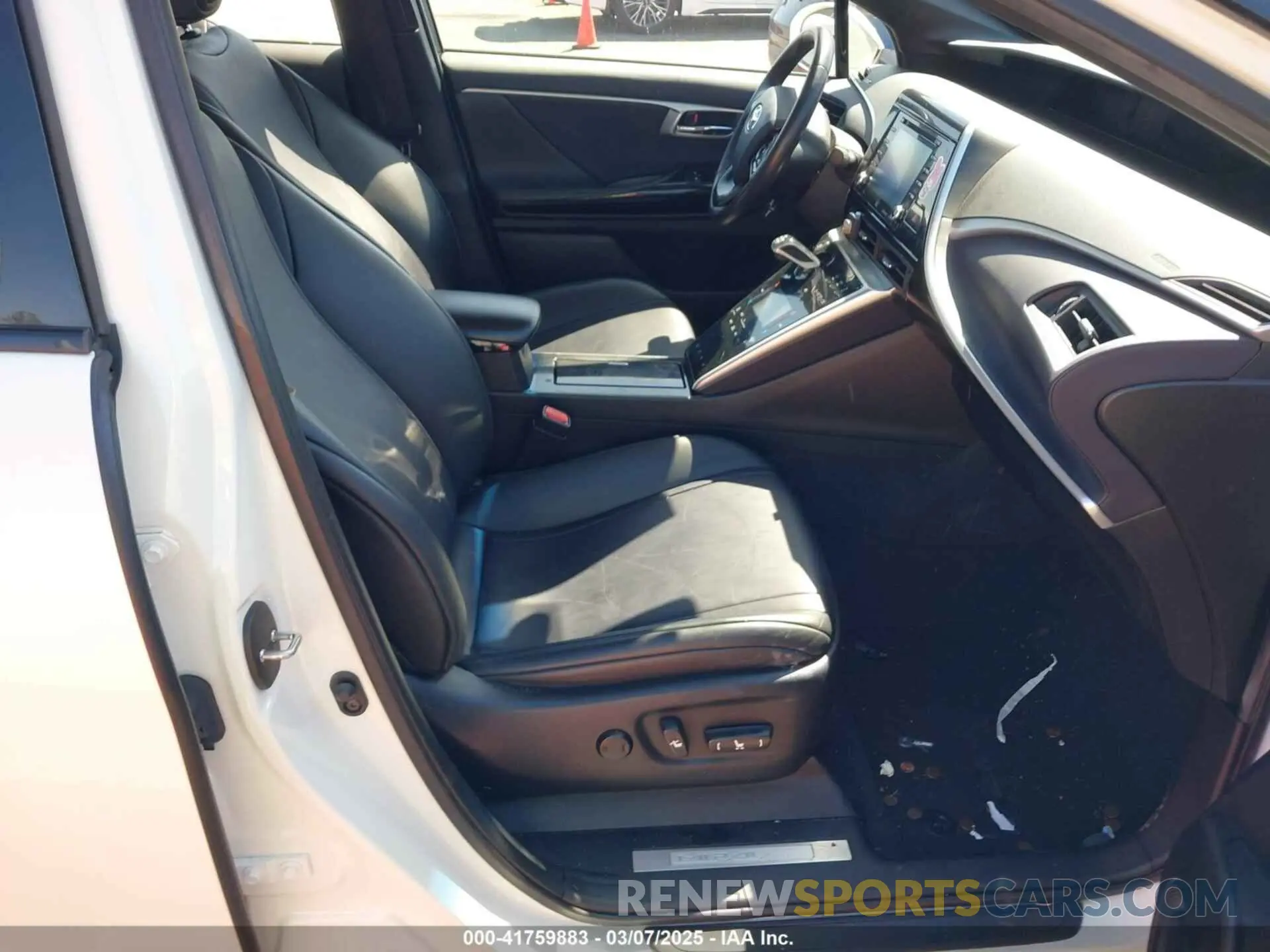 5 fotografías del automóvil dañado JTDBVRBD2LA008212 TOYOTA MIRAI 2020