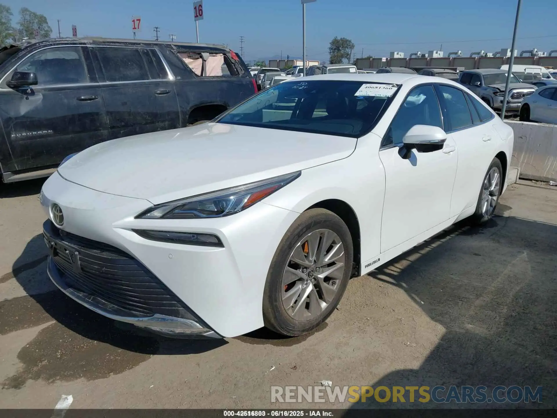 2 fotografías del automóvil dañado JTDAAAAA0PA009803 TOYOTA MIRAI 2023