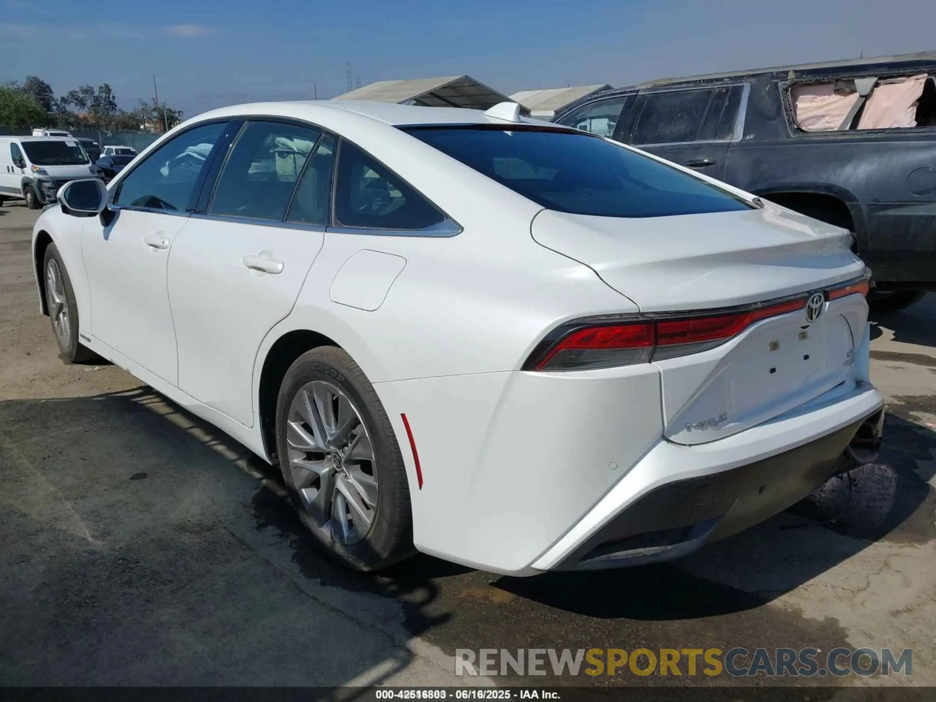 3 fotografías del automóvil dañado JTDAAAAA0PA009803 TOYOTA MIRAI 2023
