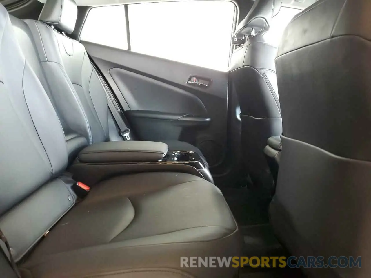 10 fotografías del automóvil dañado JTDKARFP2K3106112 TOYOTA PRIUS 2019