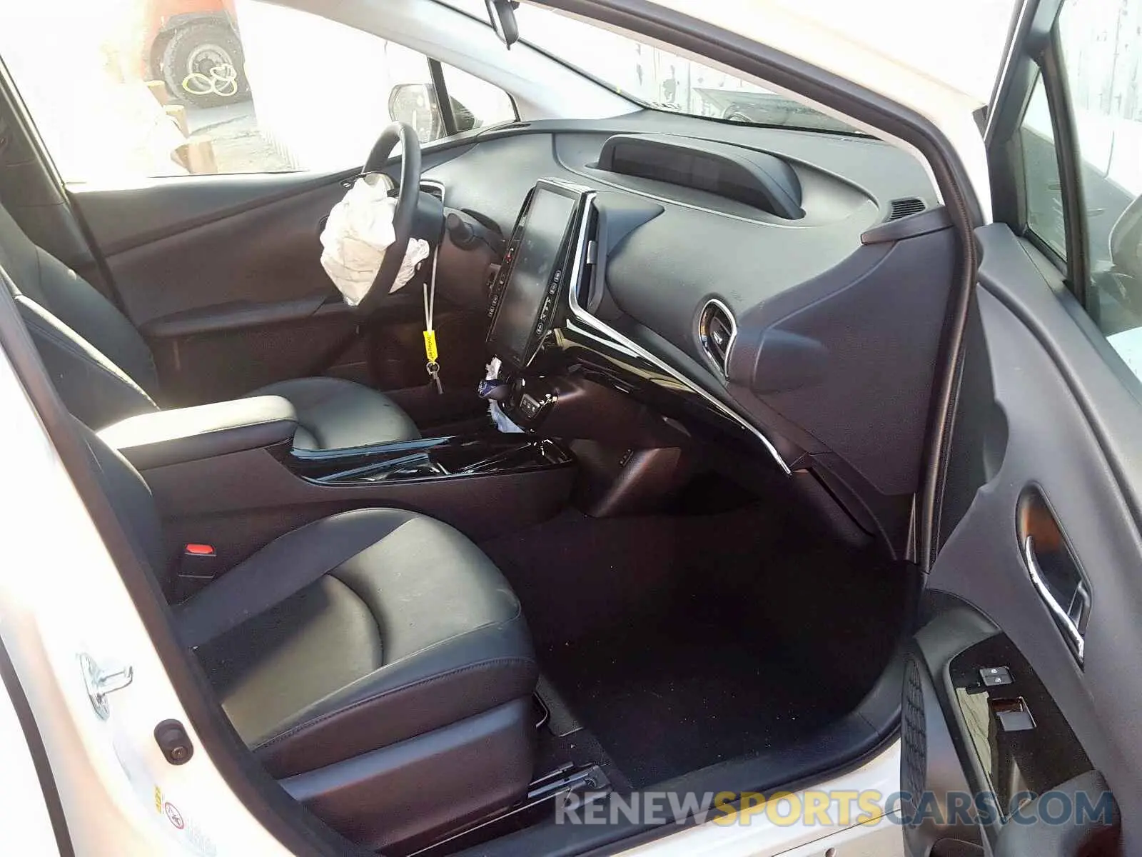 5 fotografías del automóvil dañado JTDKARFP5K3110185 TOYOTA PRIUS 2019