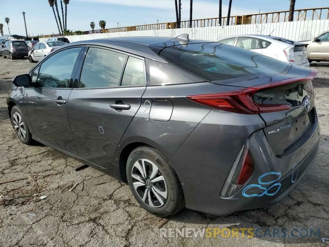 2 fotografías del automóvil dañado JTDKARFP7K3110589 TOYOTA PRIUS 2019