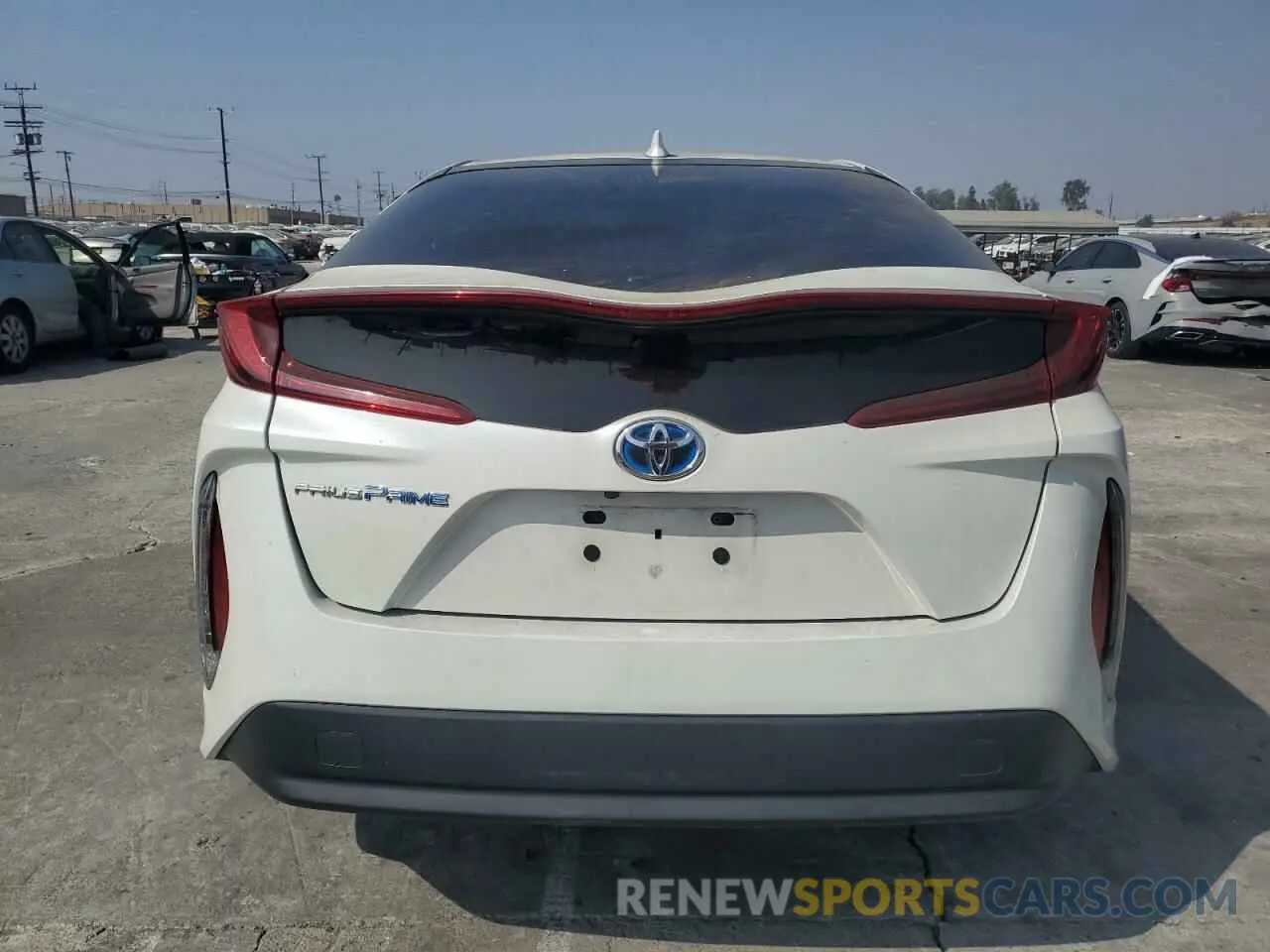 6 fotografías del automóvil dañado JTDKARFP8K3110701 TOYOTA PRIUS 2019