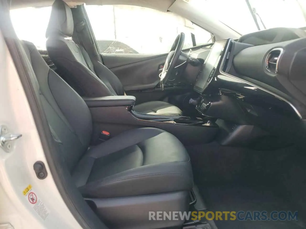 7 fotografías del automóvil dañado JTDKARFP8K3110701 TOYOTA PRIUS 2019