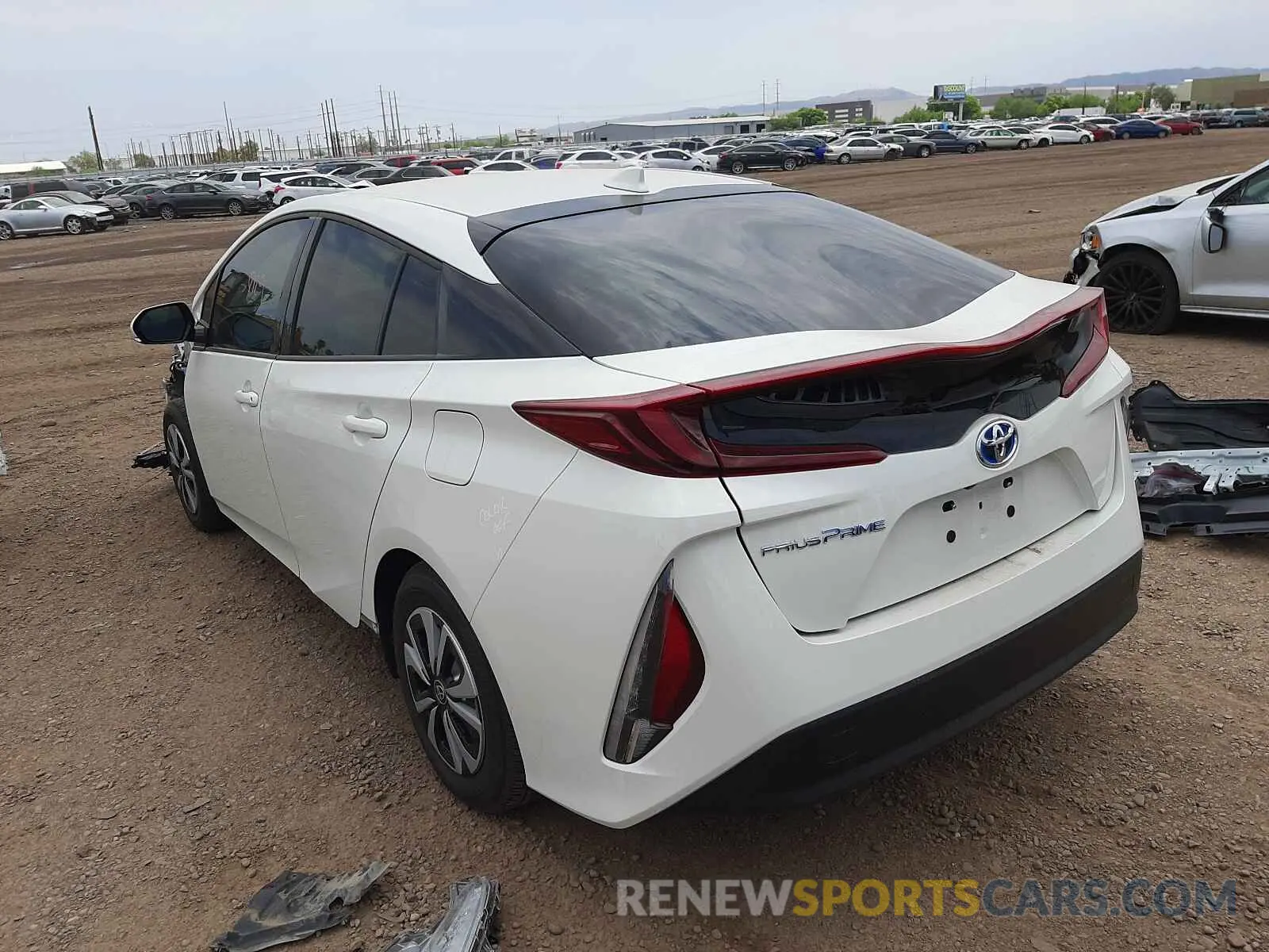3 fotografías del automóvil dañado JTDKARFPXK3110103 TOYOTA PRIUS 2019
