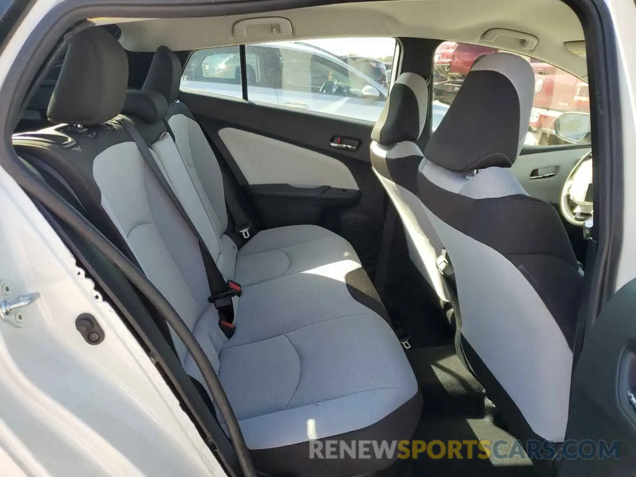 10 fotografías del automóvil dañado JTDKARFU0K3071804 TOYOTA PRIUS 2019