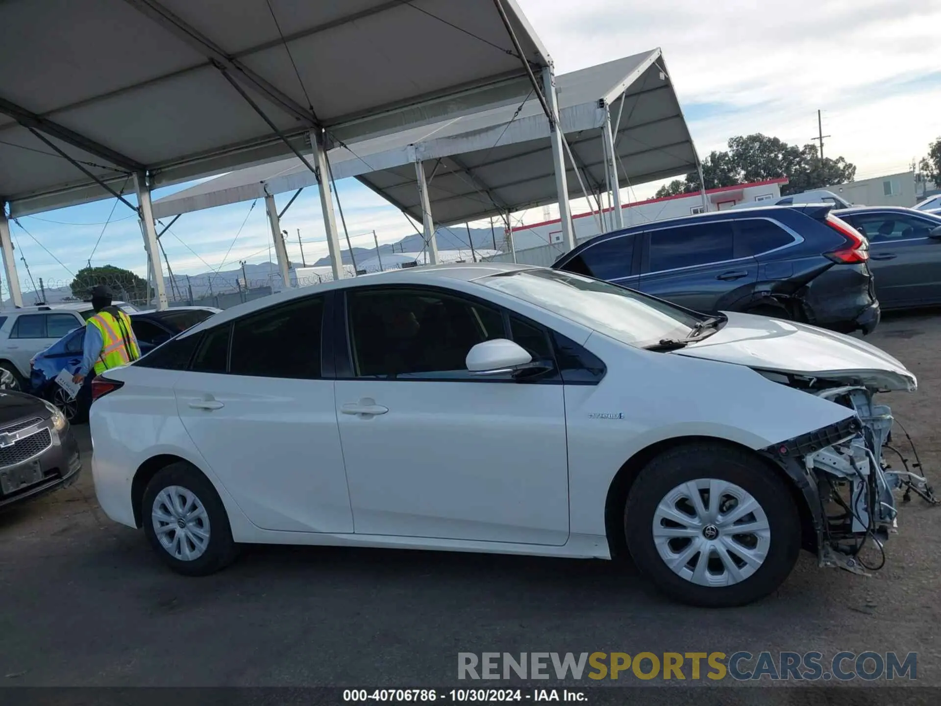 14 fotografías del automóvil dañado JTDKARFU0K3077134 TOYOTA PRIUS 2019