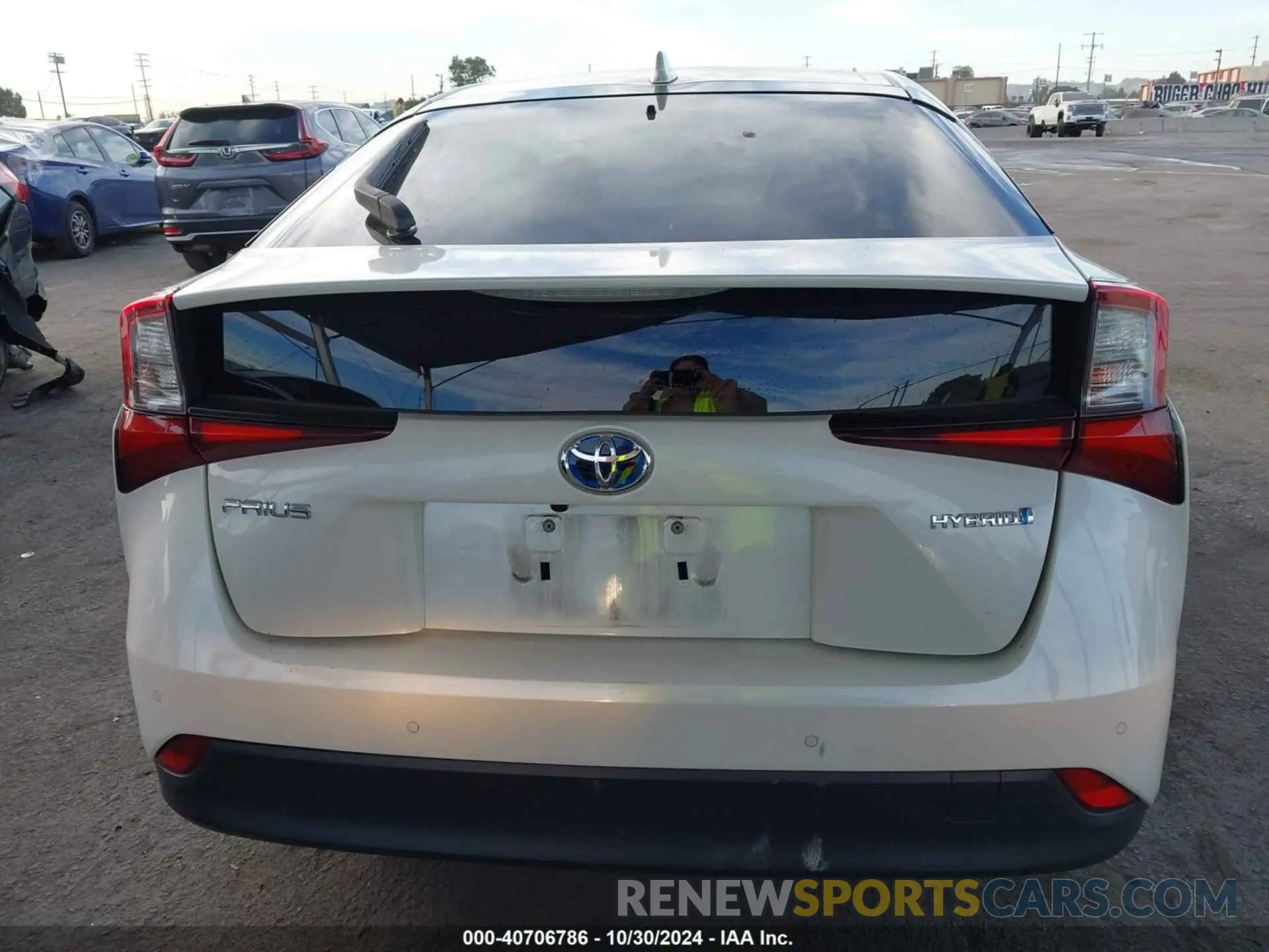 17 fotografías del automóvil dañado JTDKARFU0K3077134 TOYOTA PRIUS 2019