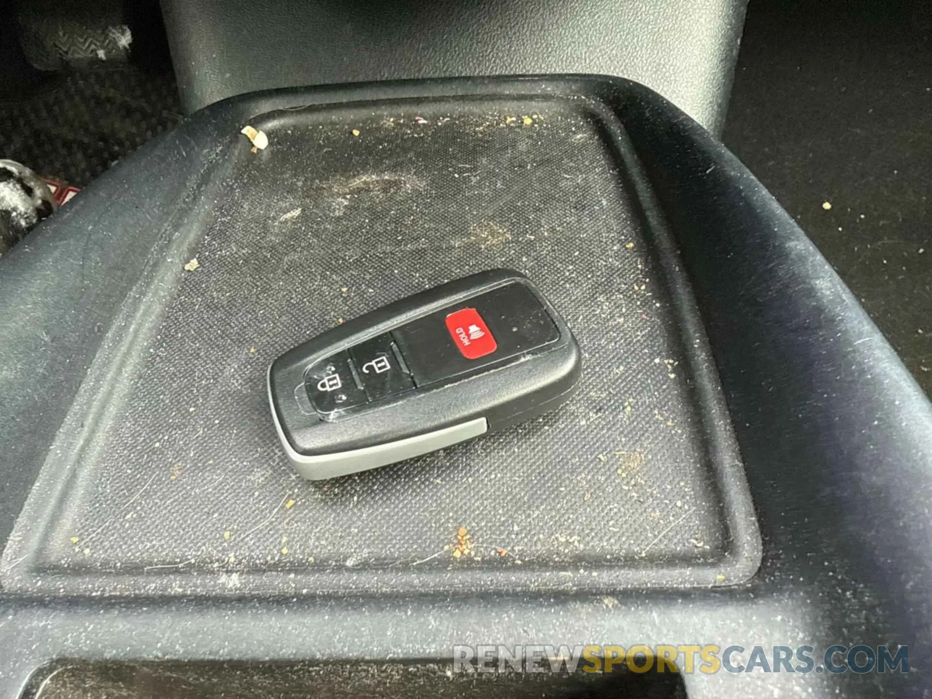 16 fotografías del automóvil dañado JTDKARFU0K3090689 TOYOTA PRIUS 2019