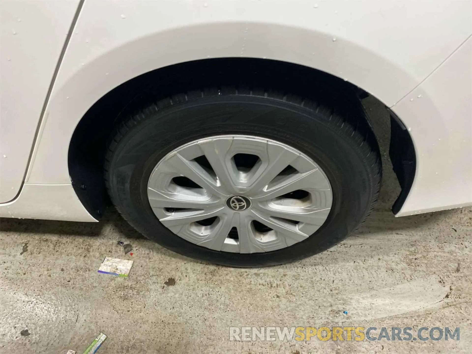 19 fotografías del automóvil dañado JTDKARFU0K3090689 TOYOTA PRIUS 2019