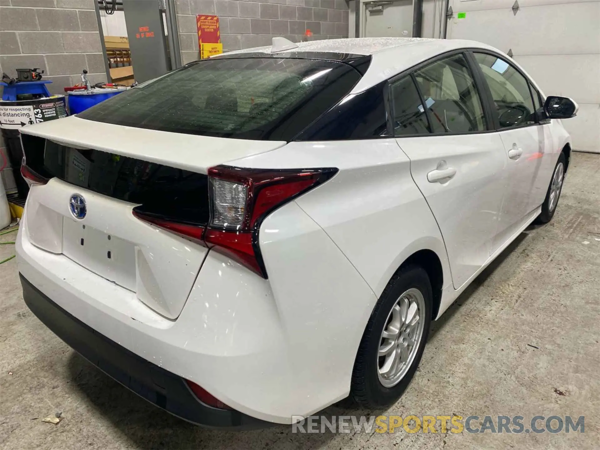 29 fotografías del automóvil dañado JTDKARFU0K3090689 TOYOTA PRIUS 2019