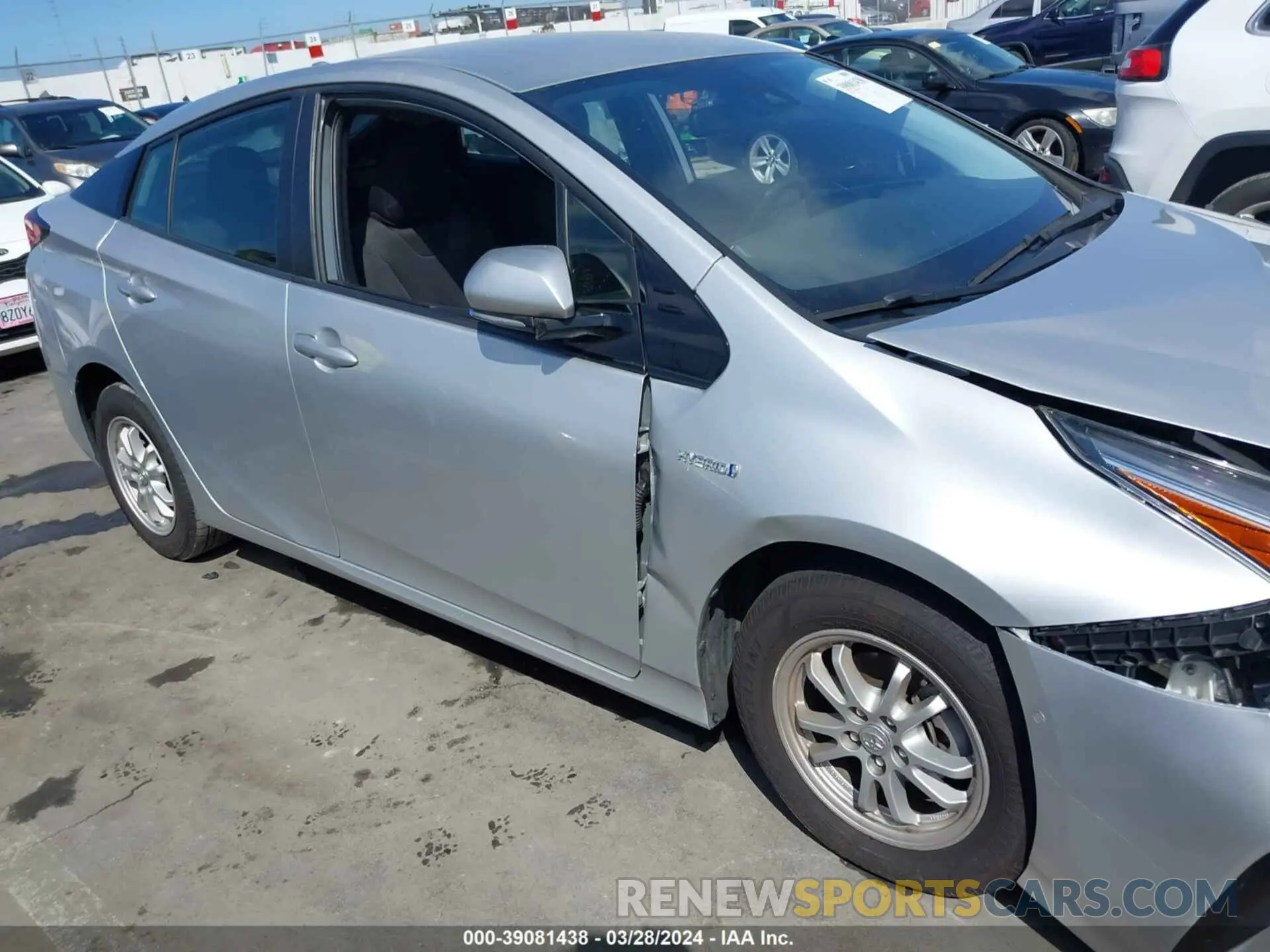13 fotografías del automóvil dañado JTDKARFU0K3093429 TOYOTA PRIUS 2019
