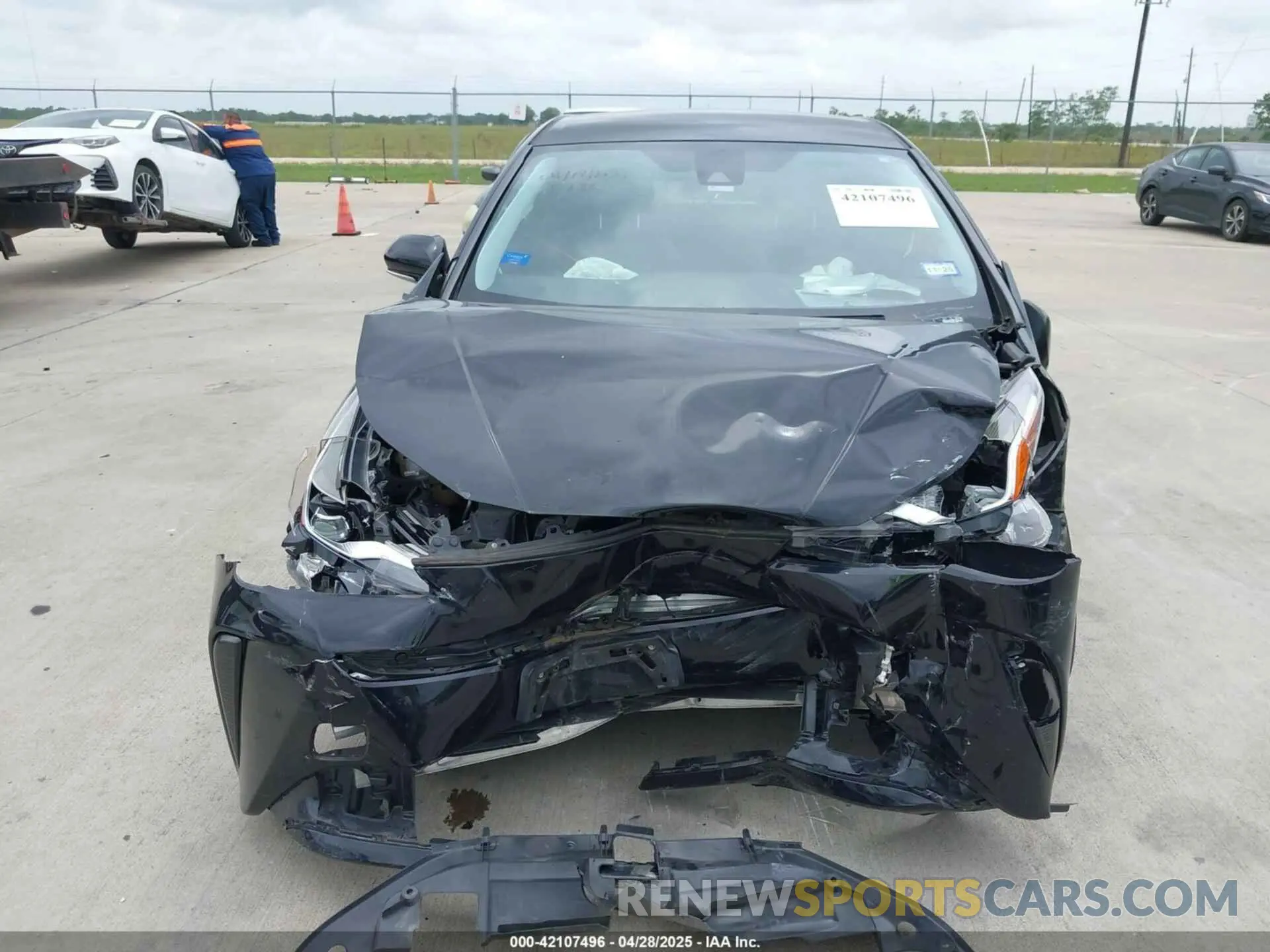 11 fotografías del automóvil dañado JTDKARFU0K3095844 TOYOTA PRIUS 2019