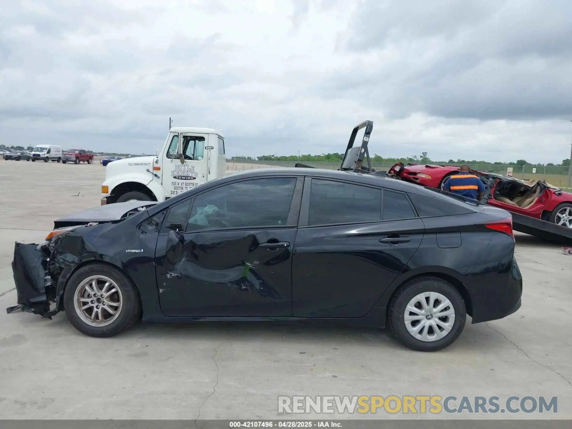 13 fotografías del automóvil dañado JTDKARFU0K3095844 TOYOTA PRIUS 2019