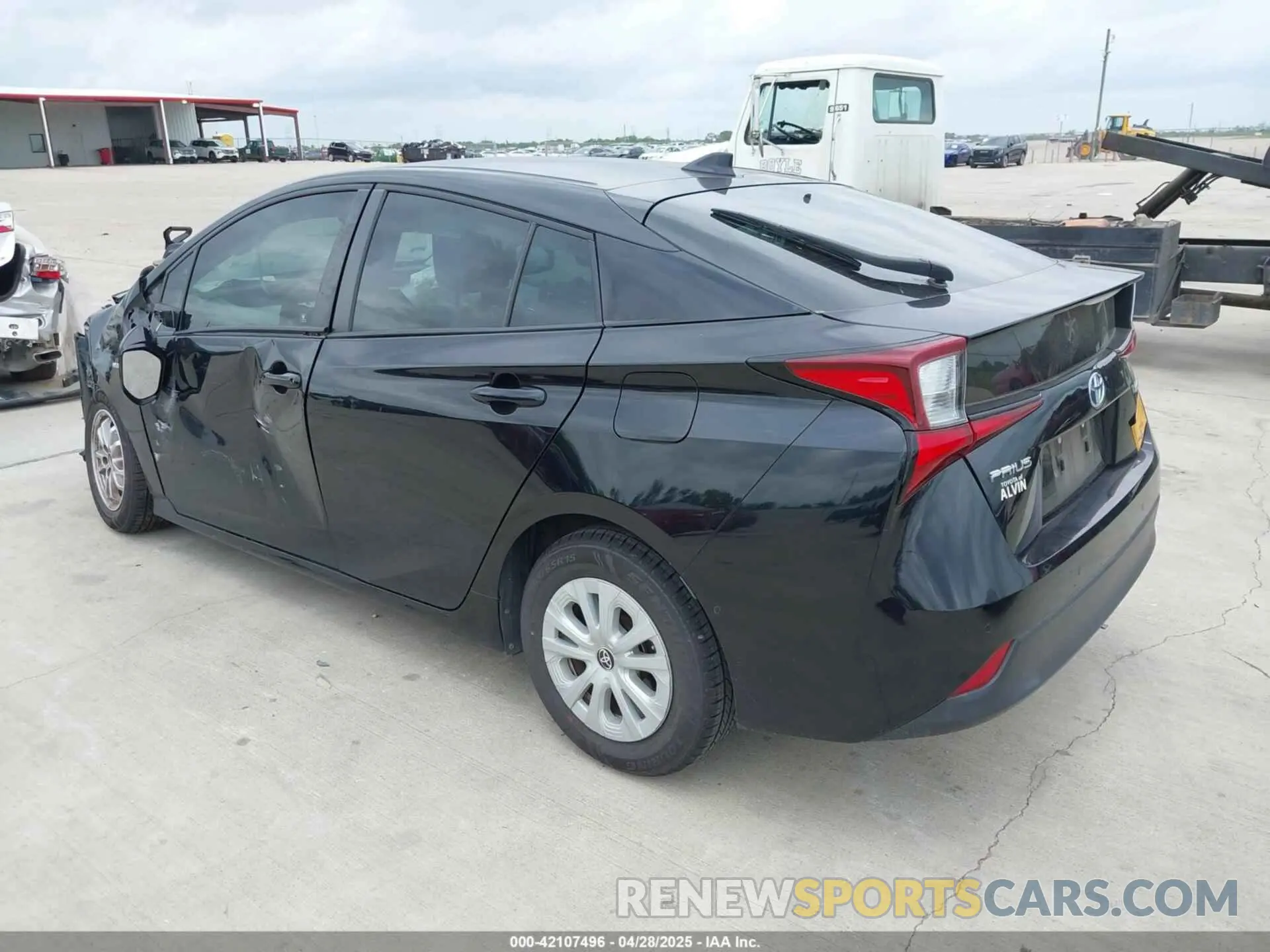 3 fotografías del automóvil dañado JTDKARFU0K3095844 TOYOTA PRIUS 2019