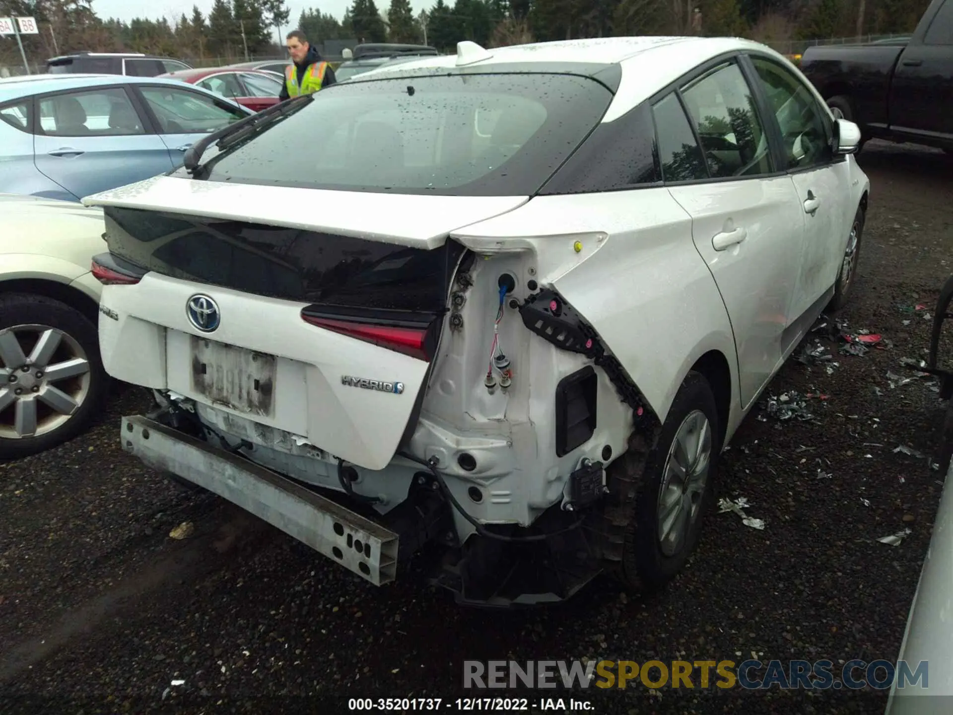 4 fotografías del automóvil dañado JTDKARFU0K3096976 TOYOTA PRIUS 2019
