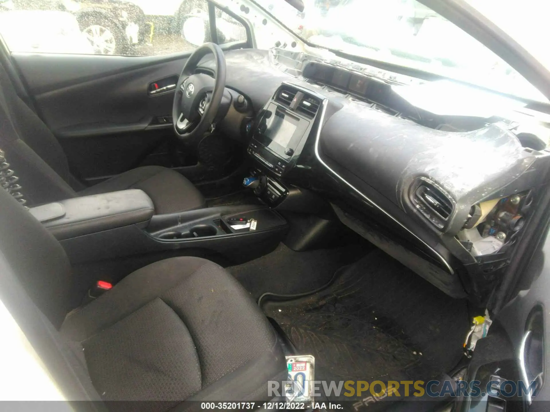 5 fotografías del automóvil dañado JTDKARFU0K3096976 TOYOTA PRIUS 2019