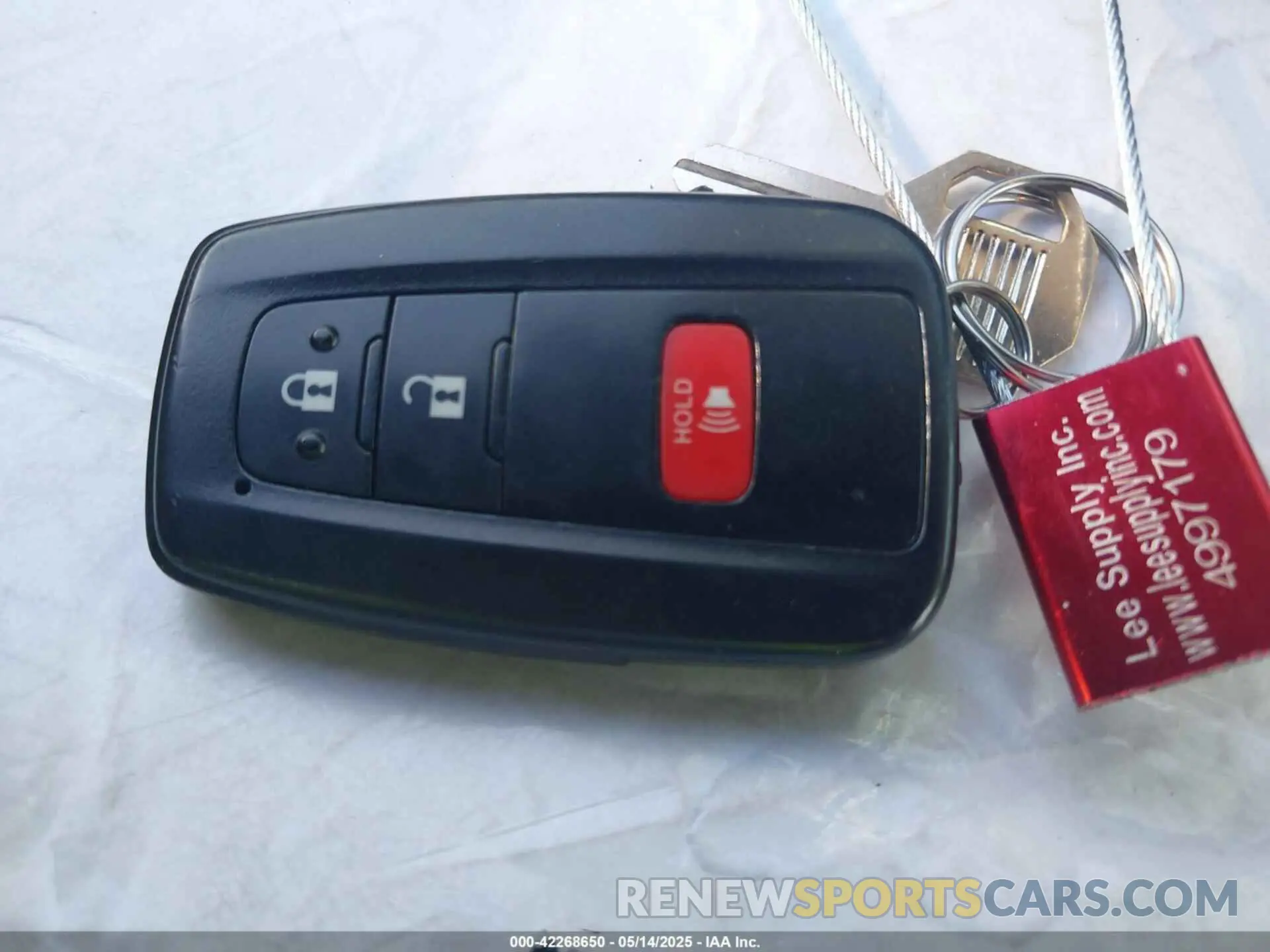 11 fotografías del automóvil dañado JTDKARFU0K3098310 TOYOTA PRIUS 2019